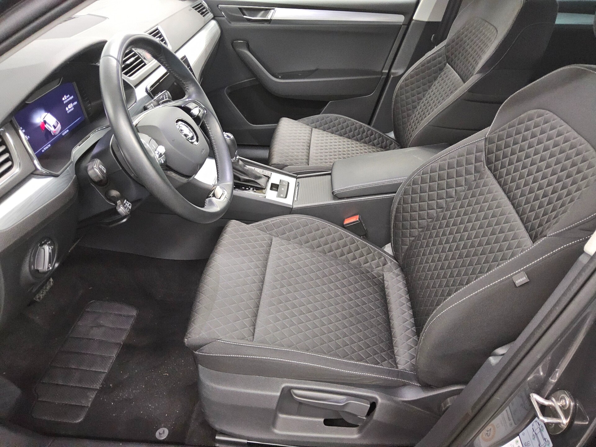 Skoda Superb Kombi 2.0 TDI Ambition Navi LED vc ACC 9