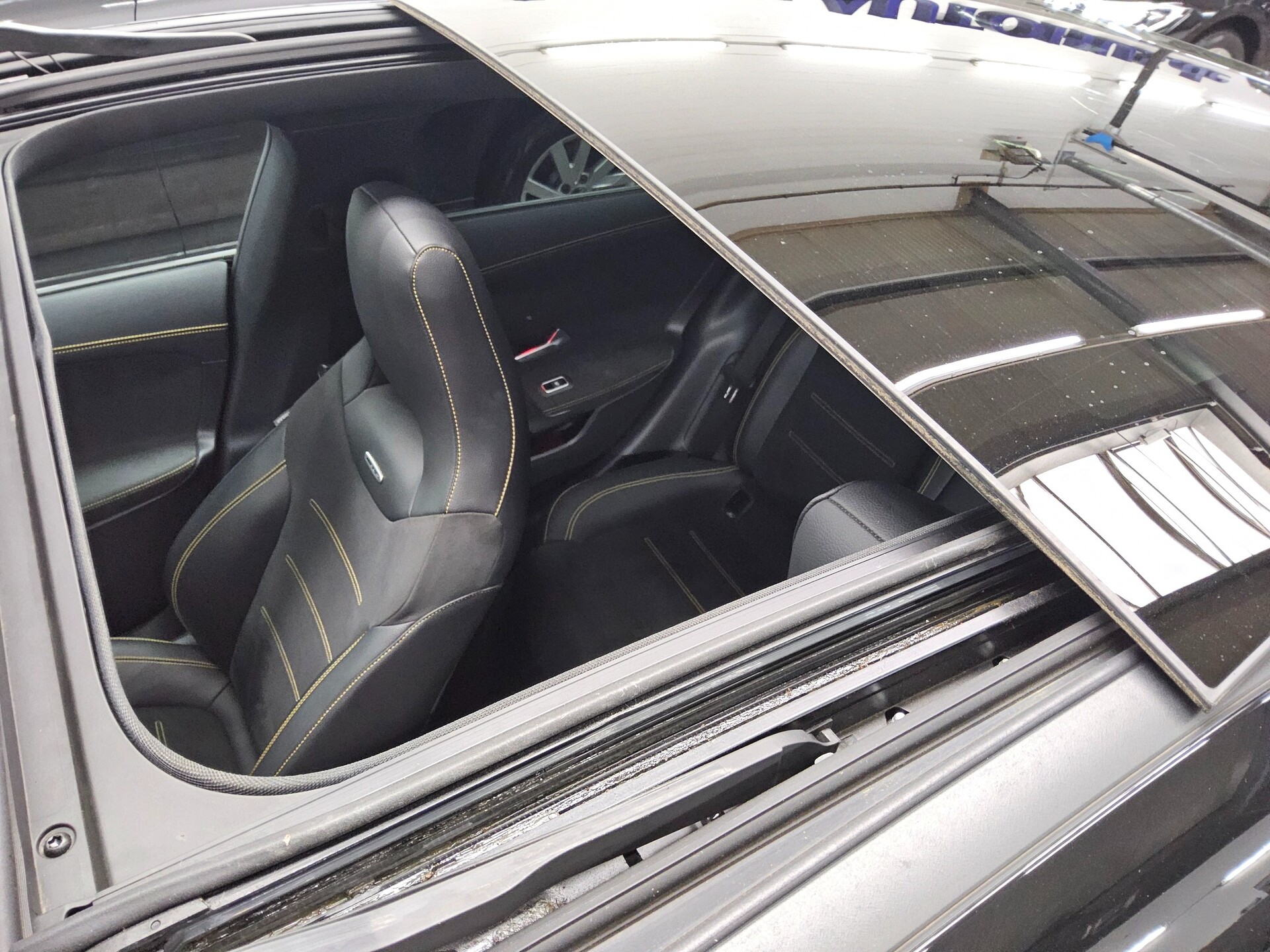 Mercedes-Benz CLA 45 AMG S 4M Performance+ Night Navi LED Pano 12