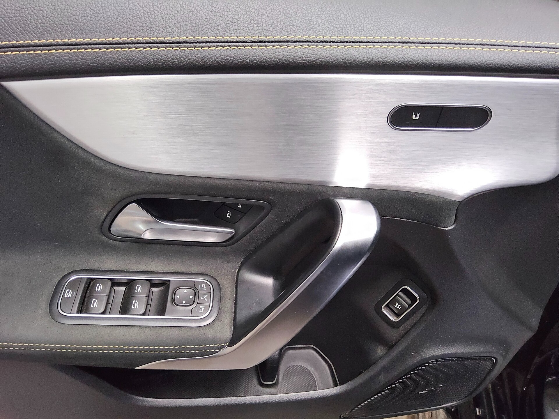 Mercedes-Benz CLA 45 AMG S 4M Performance+ Night Navi LED Pano 10