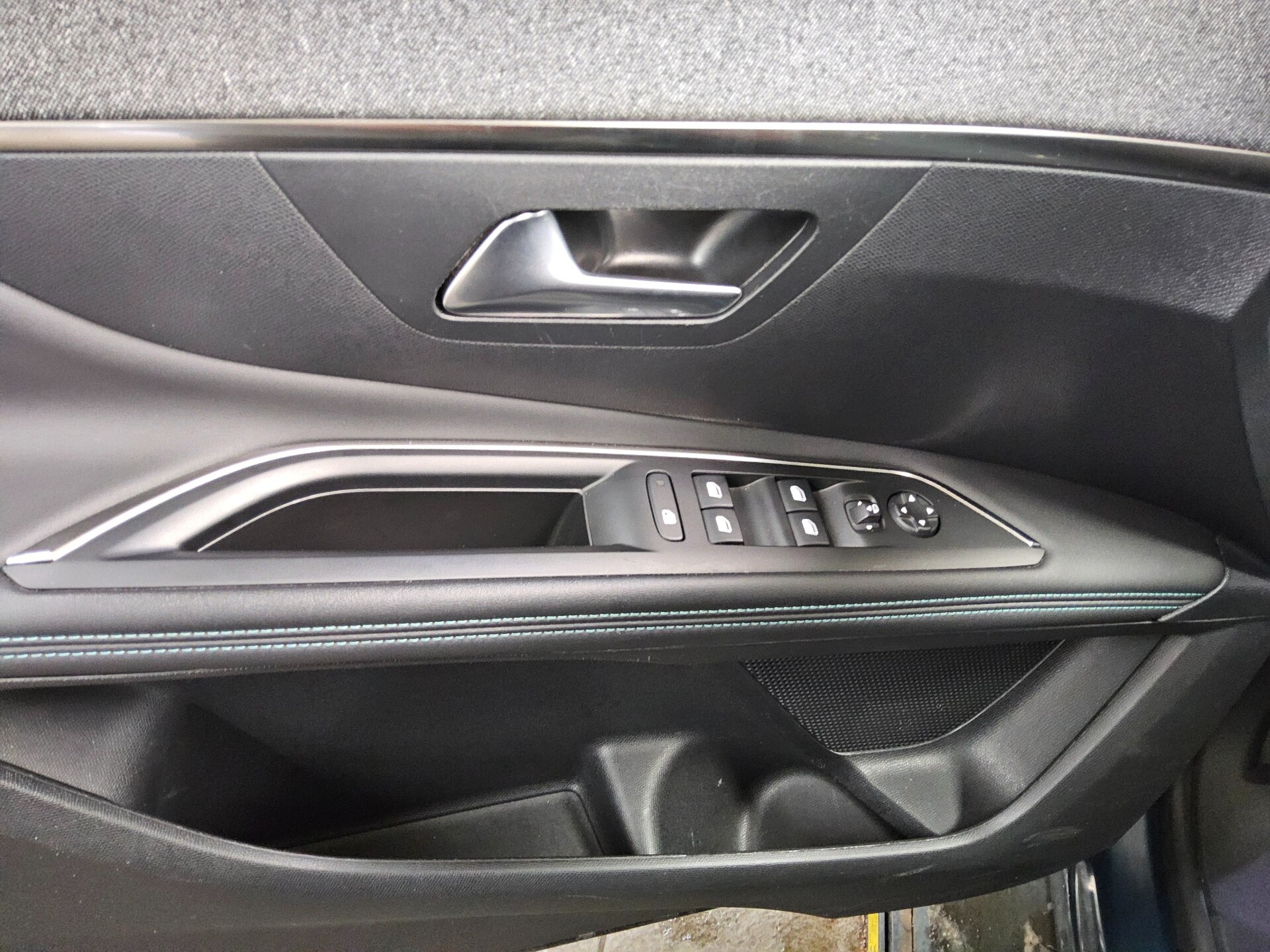 Peugeot 3008 1.2 PureTech Allure Navi LED DigiTacho 10