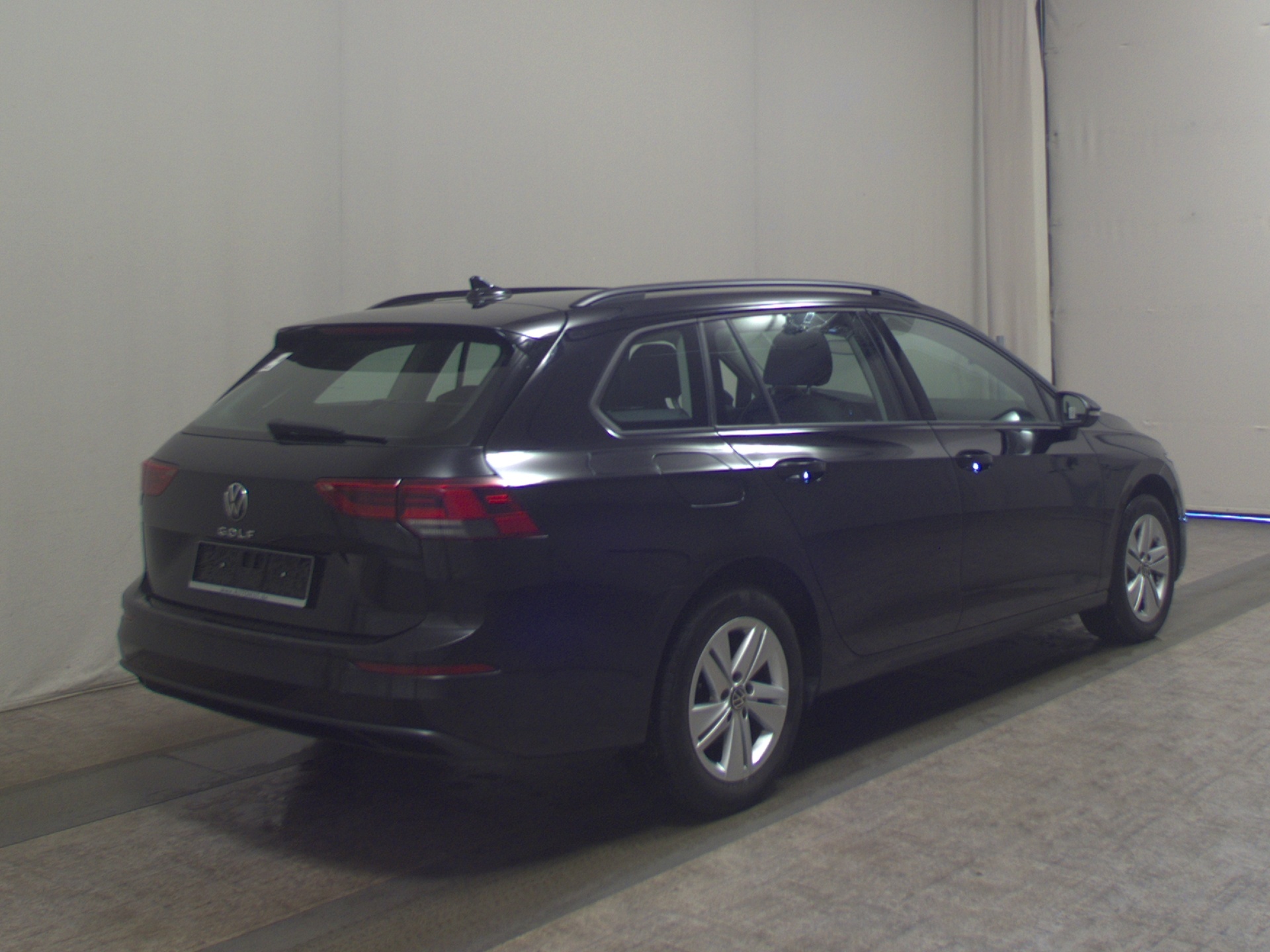 Volkswagen Golf-8 Var. 2.0 TDI Life Navi LED DC ACC PDC Shz 4