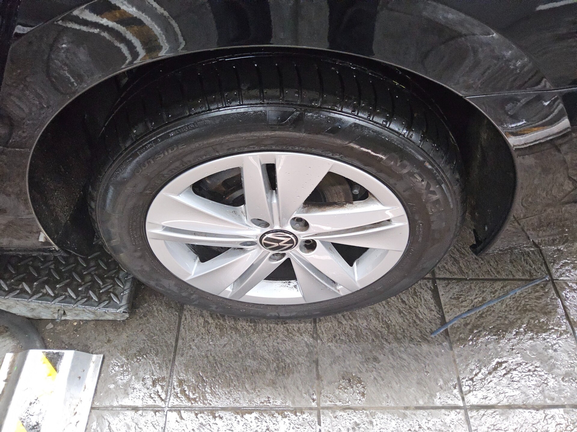 Volkswagen Golf-8 Var. 2.0 TDI Life Navi LED DC ACC PDC Shz 12