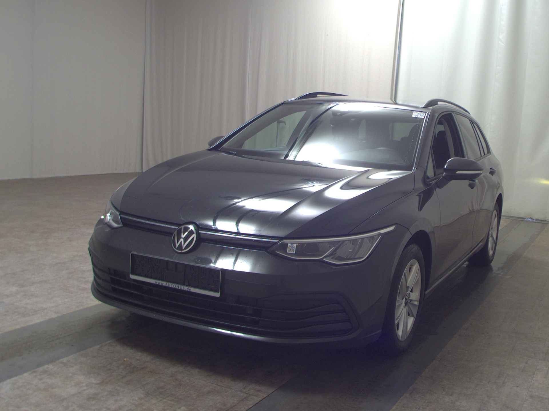 Volkswagen Golf-8 Var. 2.0 TDI Life Navi LED DC ACC PDC Shz 2