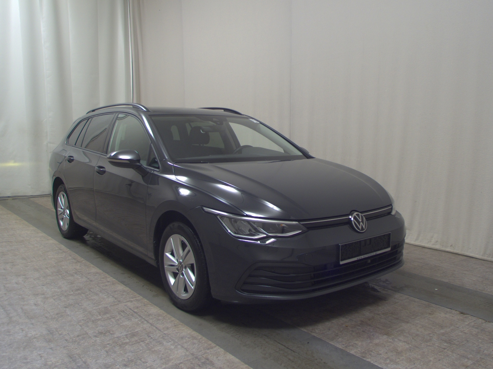 Volkswagen Golf-8 Var. 2.0 TDI Life Navi LED DC ACC PDC Shz 3