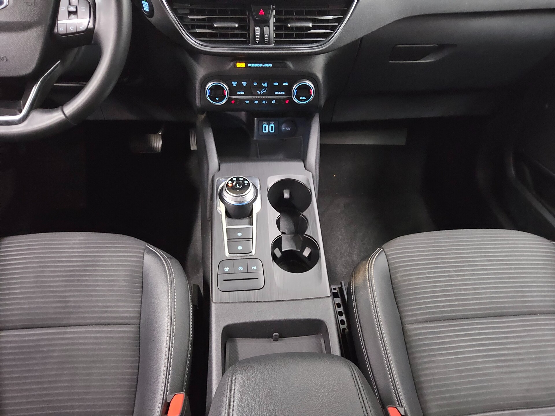 Ford Kuga 1.5 EB Titanium X Navi AHK LED DC 6