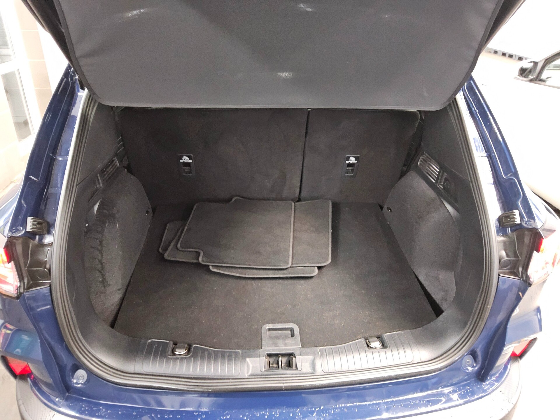 Ford Kuga 1.5 EB Titanium X Navi AHK LED DC 11