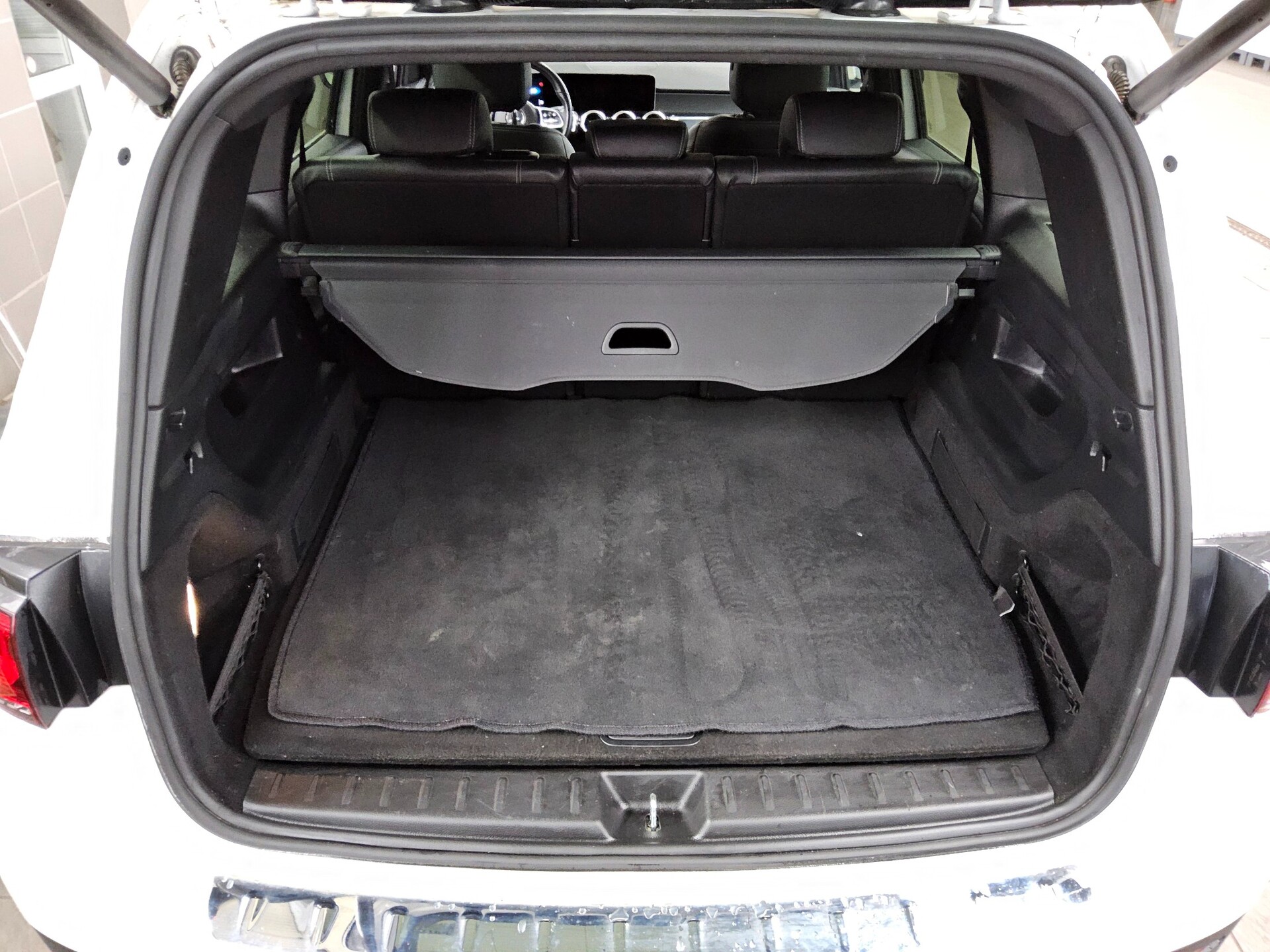 Mercedes-Benz GLB 220 d Progressive AHK Navi LED Distr.+ RFK 12