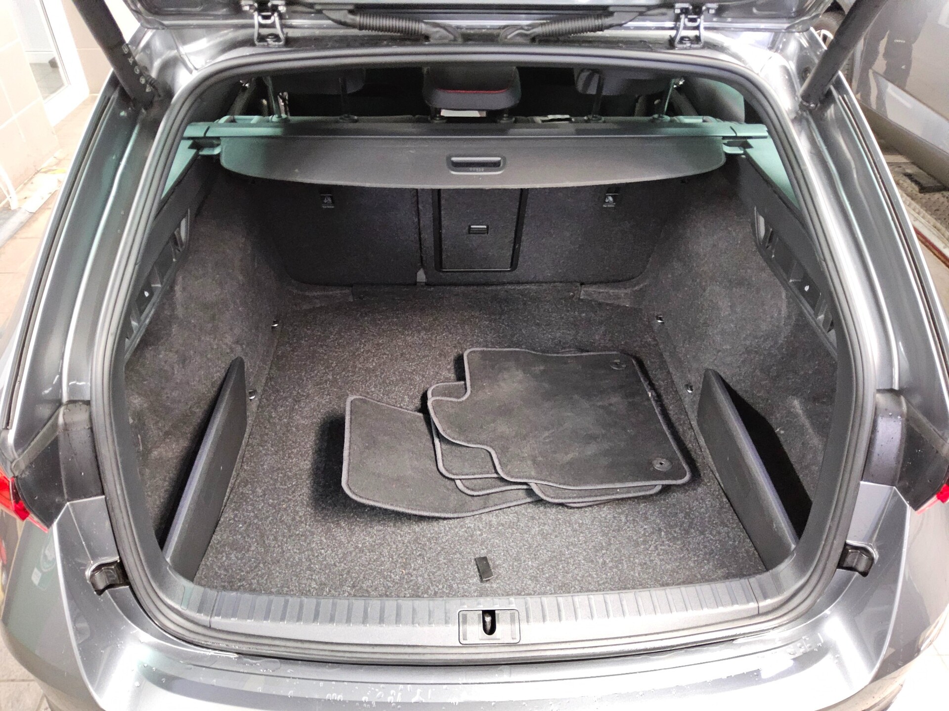 Skoda Octavia Kombi 2.0 TSI RS Navi LED vc Pano HuD 13