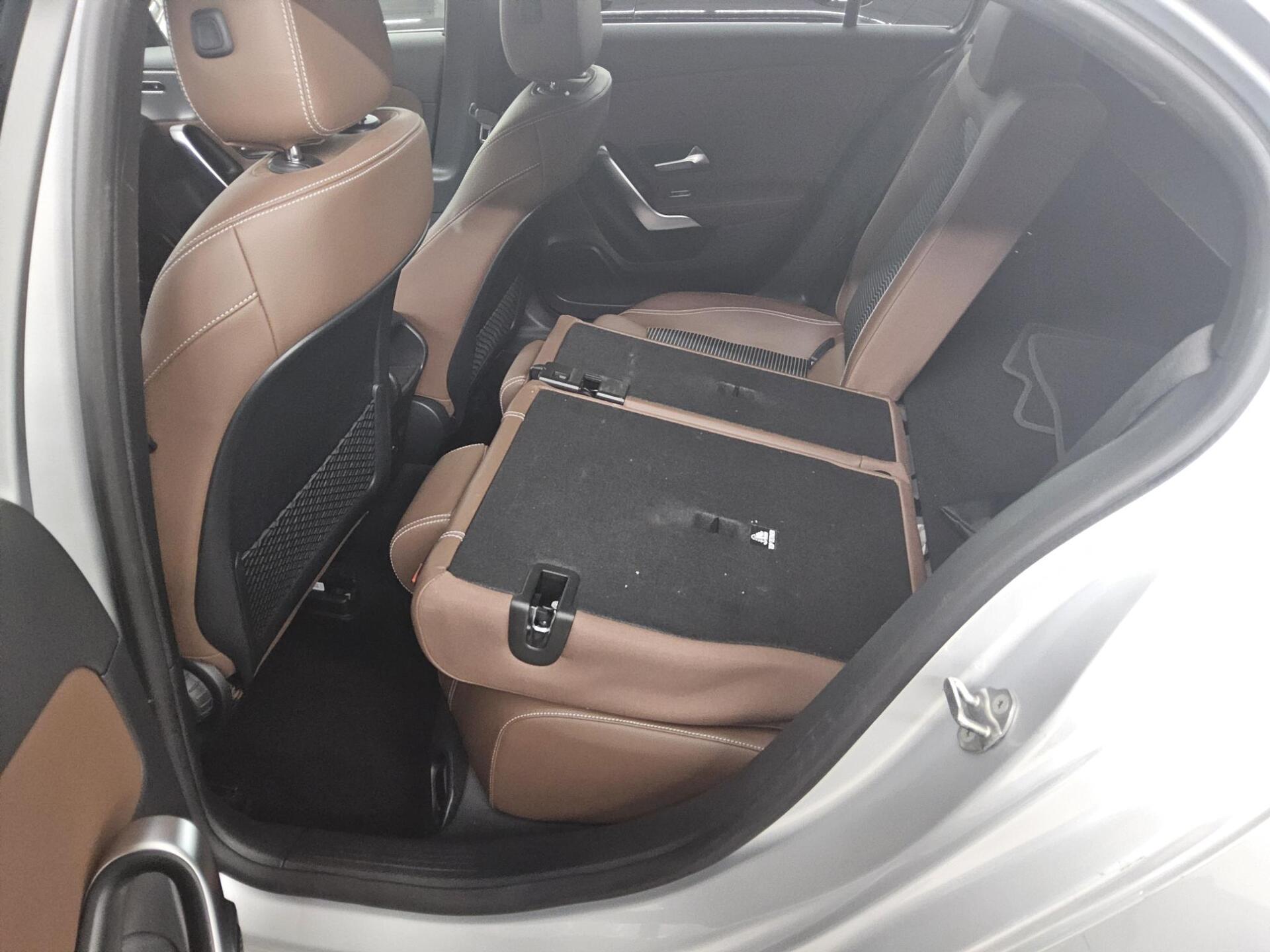 Mercedes-Benz A 180 d Progressive T-Leder Navi RfK Night Shz 13