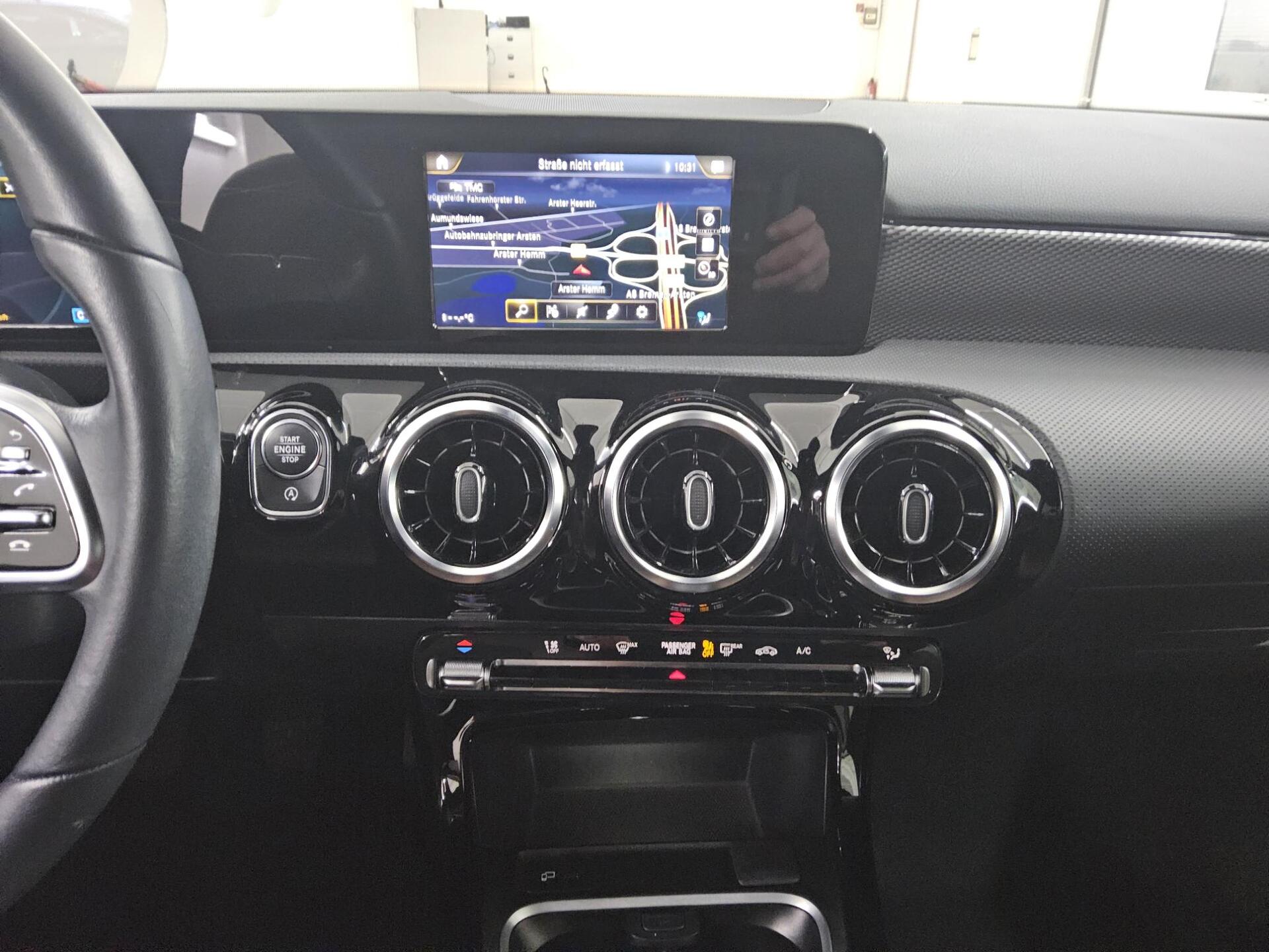 Mercedes-Benz A 180 d Progressive T-Leder Navi RfK Night Shz 7