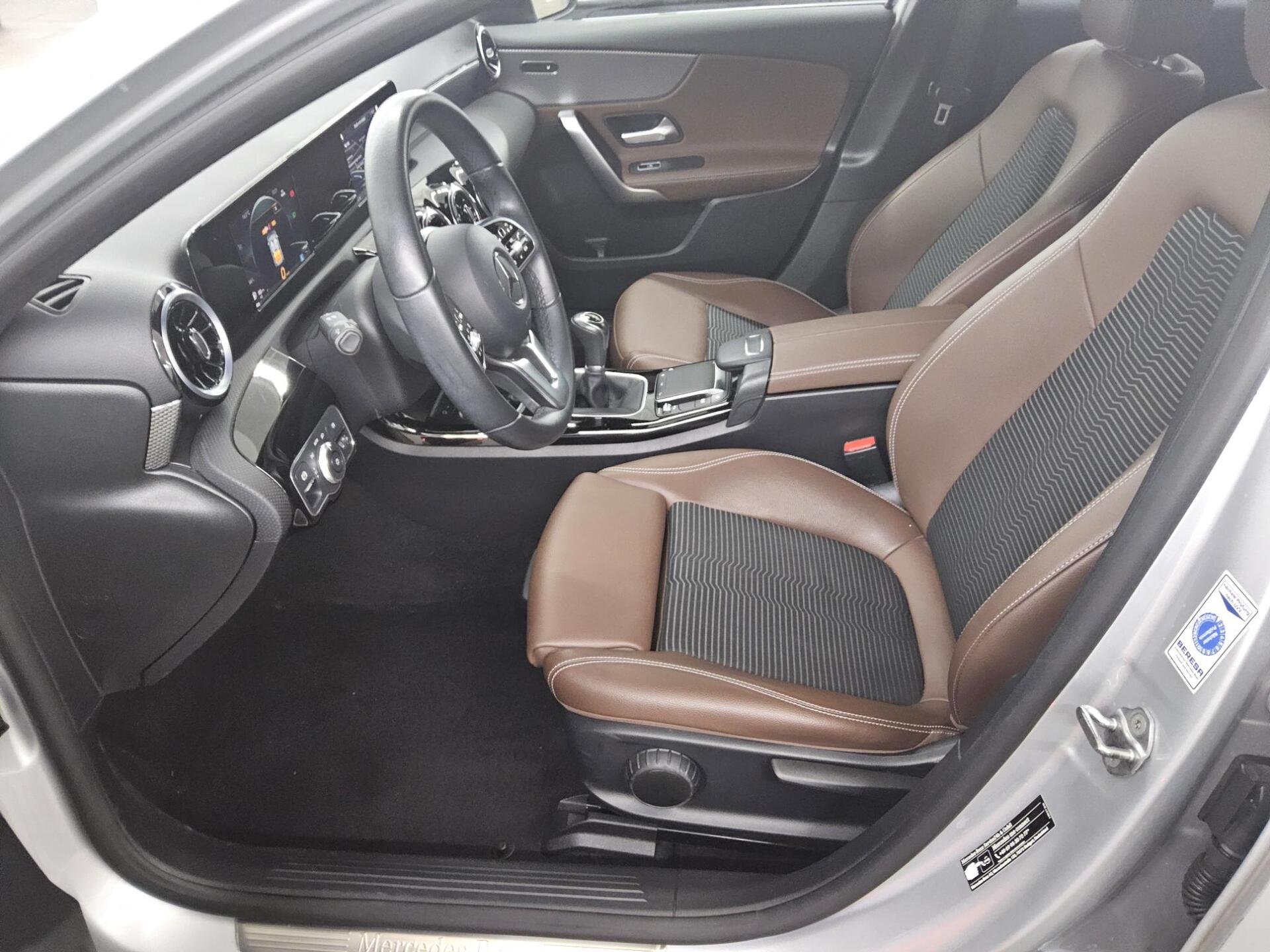 Mercedes-Benz A 180 d Progressive T-Leder Navi RfK Night Shz 9