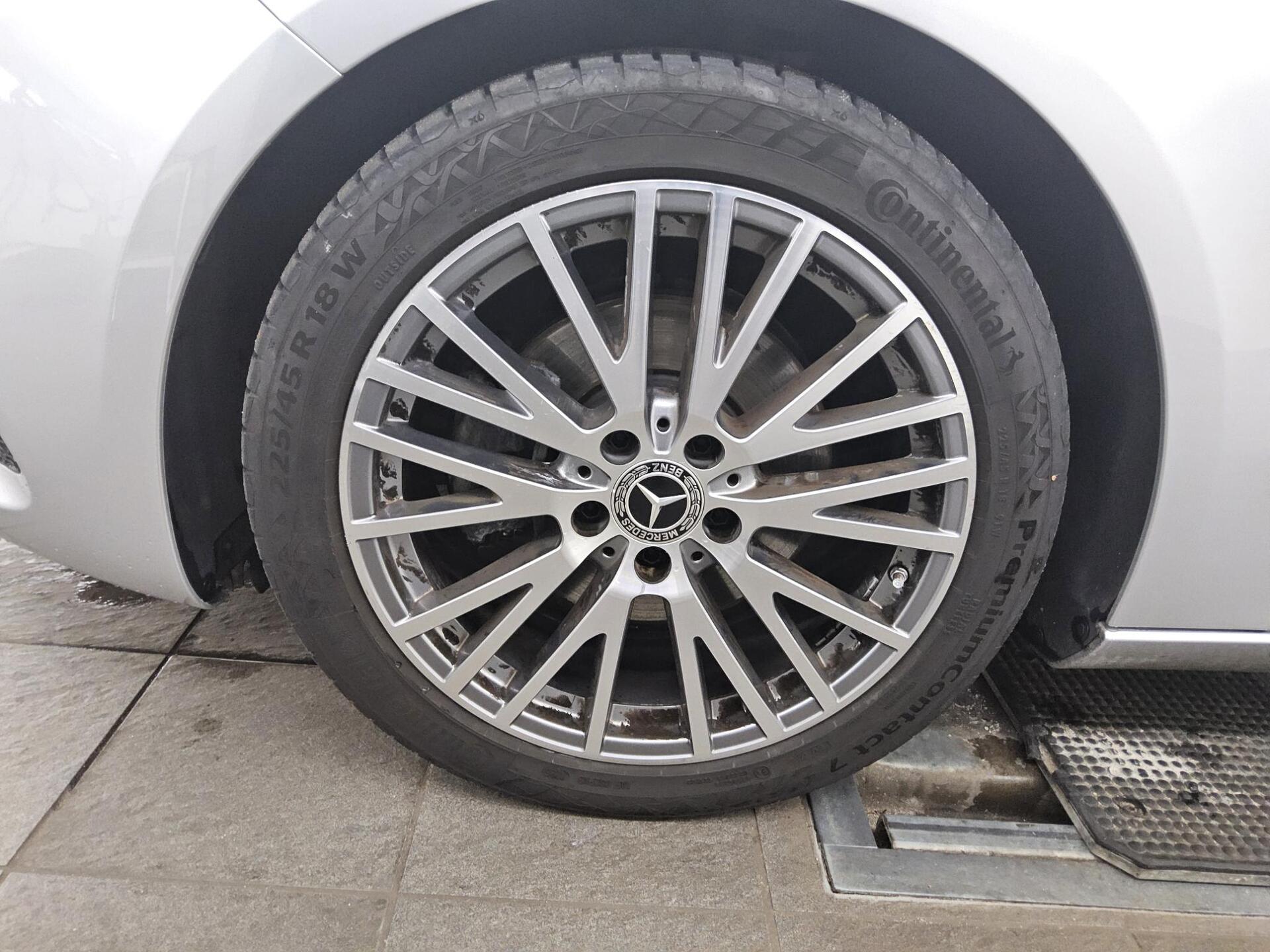 Mercedes-Benz A 180 d Progressive T-Leder Navi RfK Night Shz 11