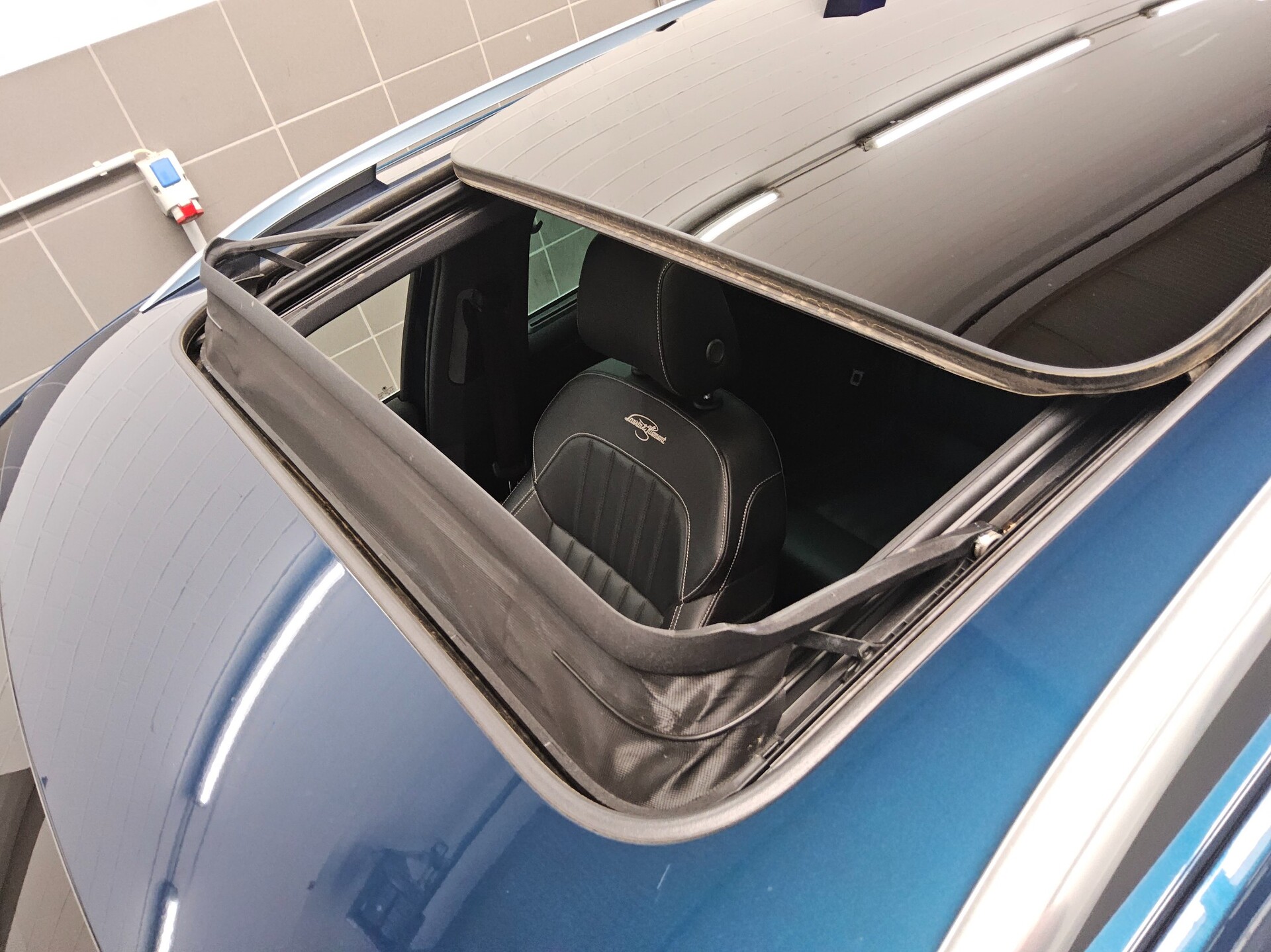 Skoda Superb Kombi 2.0 TDI L&K Leder Navi LED vc Pano 13