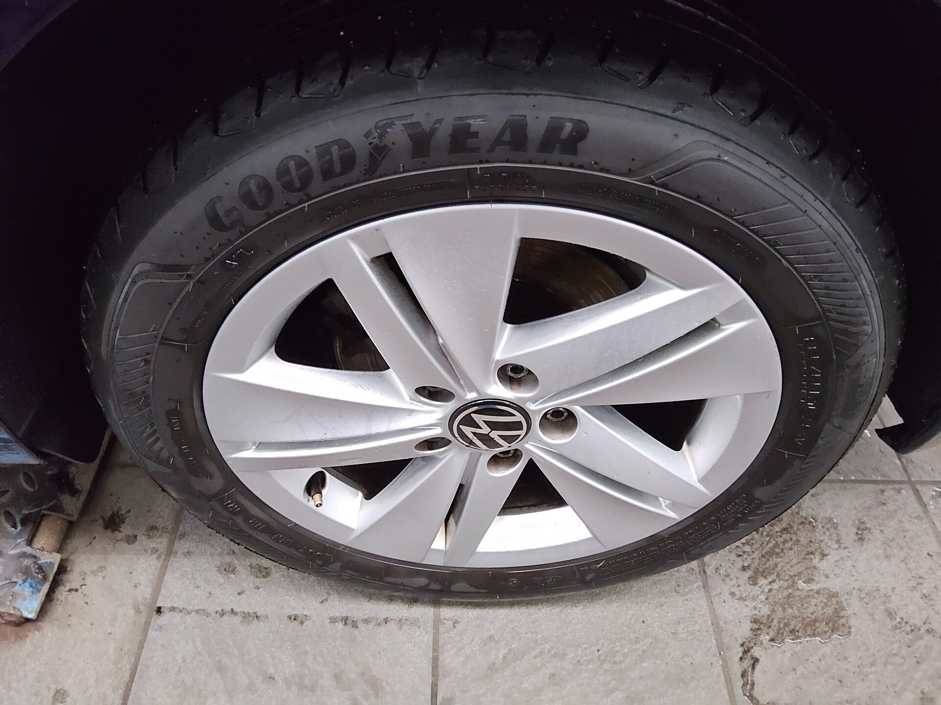 Volkswagen Golf-8 1.0 eTSI Life Navi LED AID Shz PDC 11