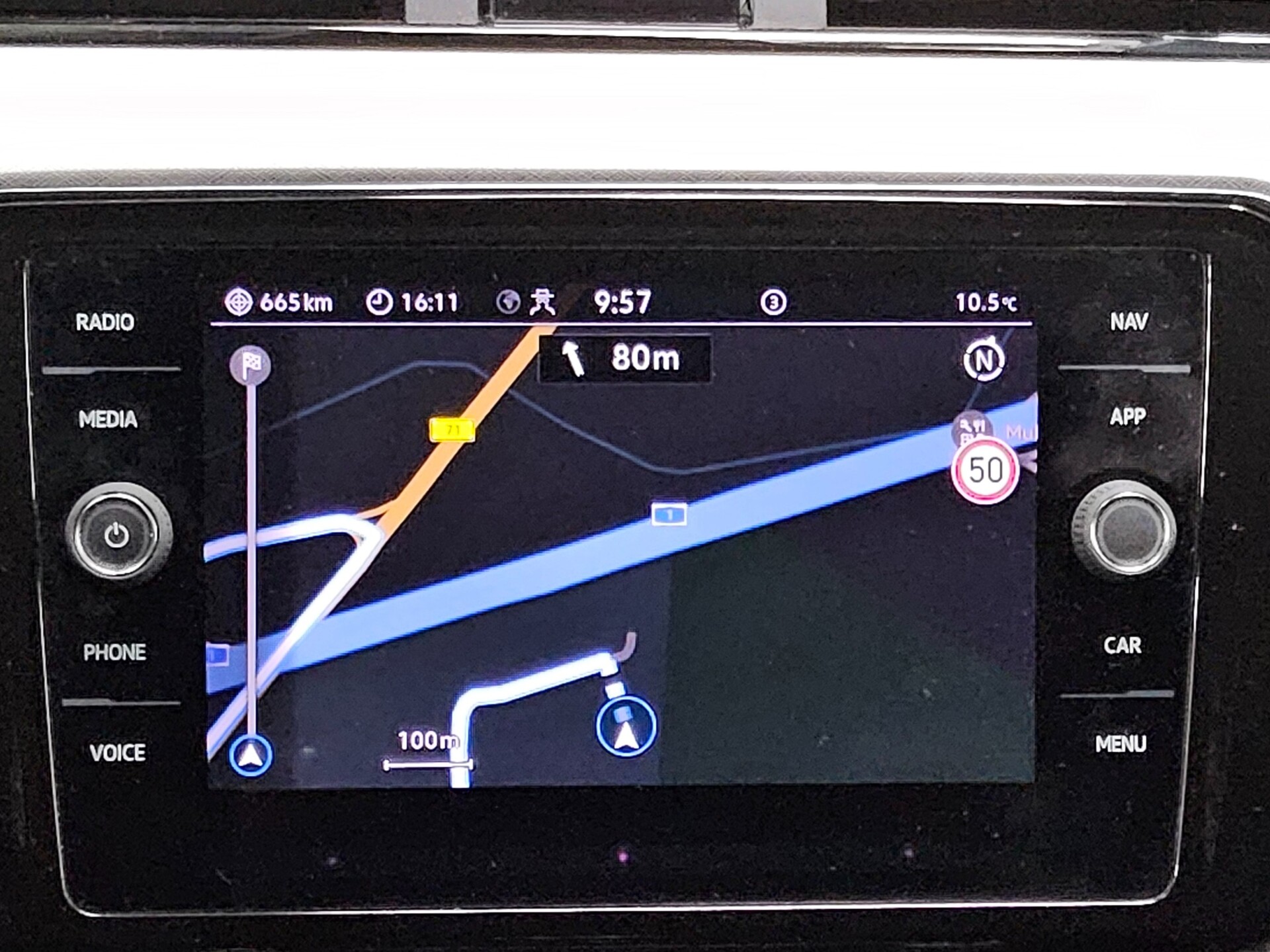 Volkswagen Passat Var. 2.0 TDI Business Navi LED ACC StHzg 7