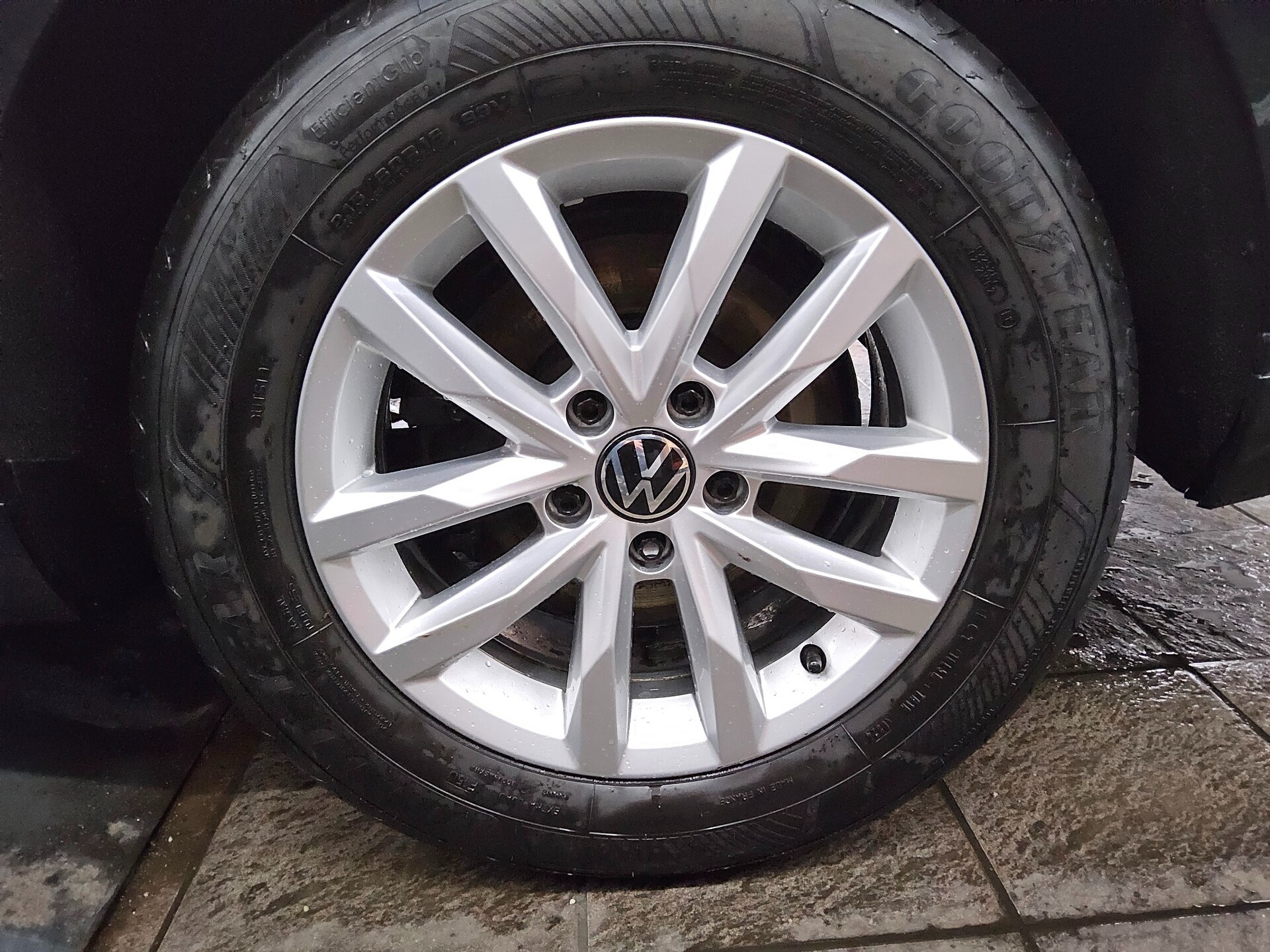 Volkswagen Passat Var. 2.0 TDI Business Navi LED AHK RfK 10