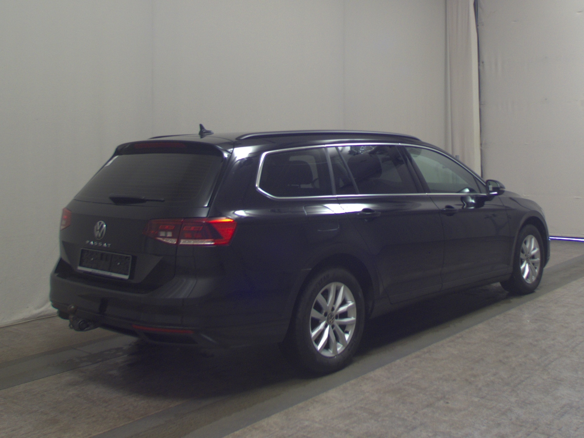 Volkswagen Passat Var. 2.0 TDI Business Navi LED AHK RfK 4