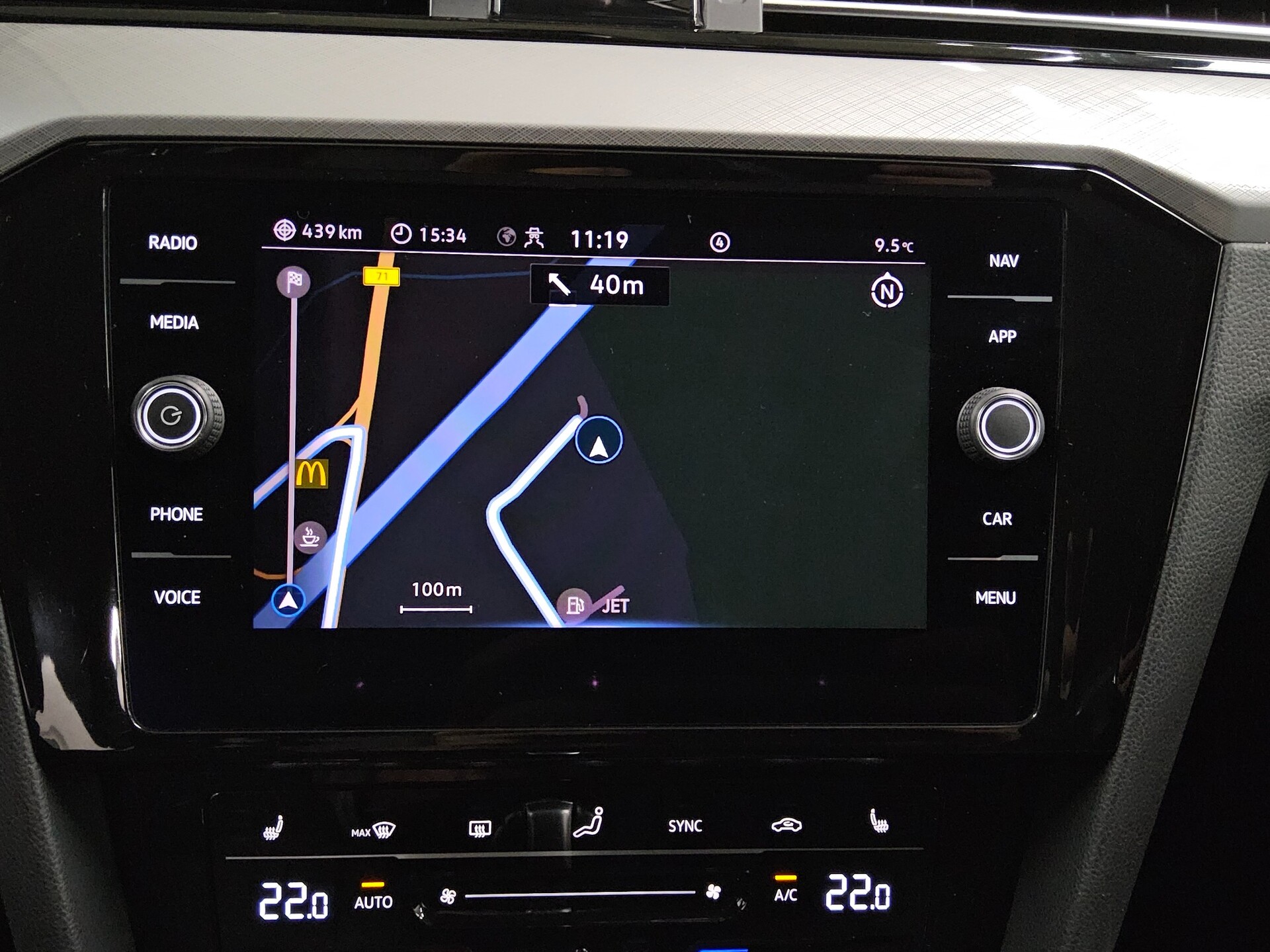 Volkswagen Passat Var. 2.0 TDI Business Navi LED AHK RfK 7