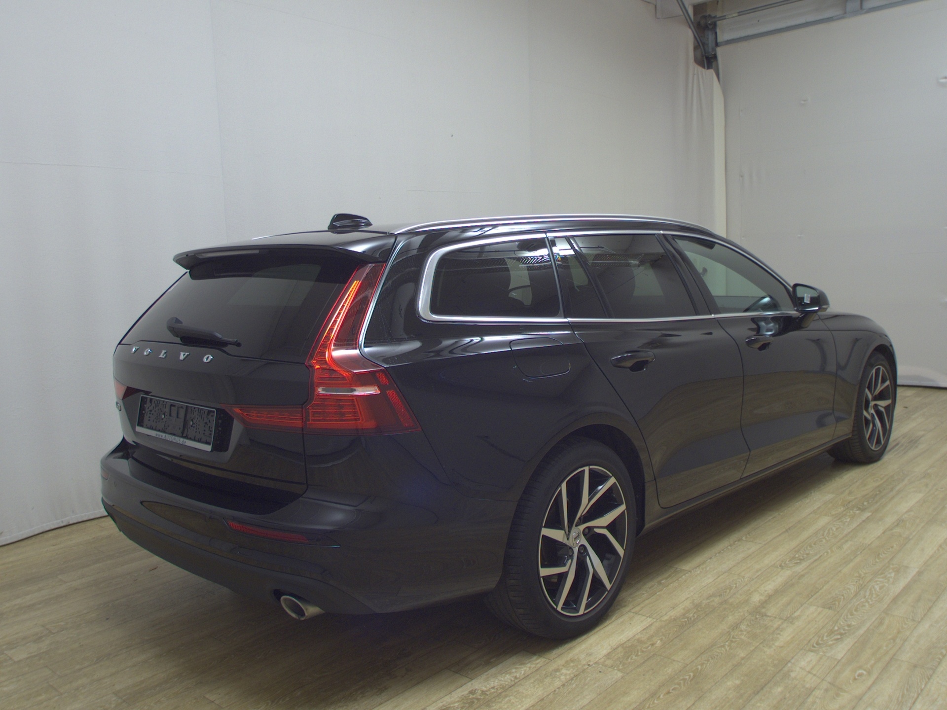 Volvo V60 D4 AWD Momentum Pro Leder Navi LED Pano HuD 4