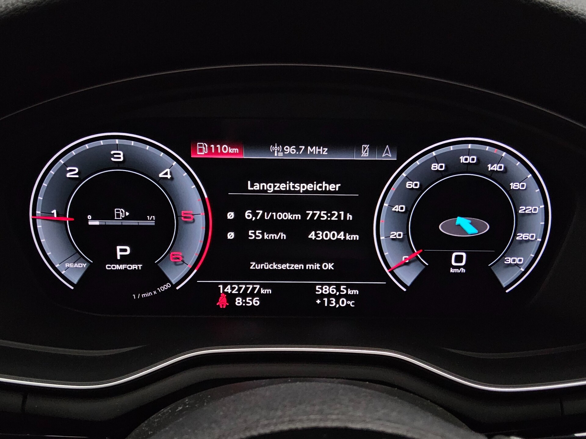 Audi A4 Avant 40 TDI S-Line T-Leder Navi LED vc Sound 8