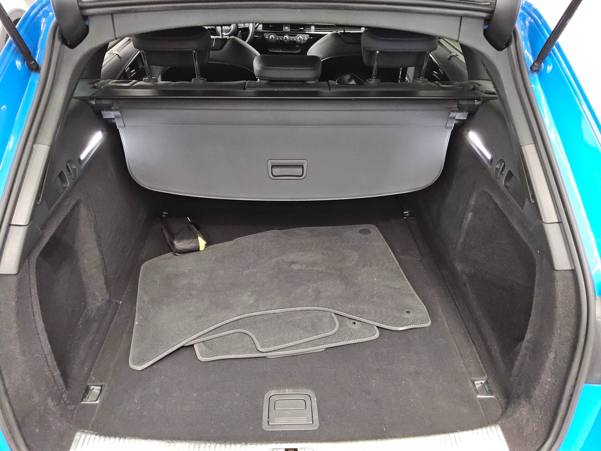 Audi A4 Avant 40 TDI S-Line T-Leder Navi LED vc Sound 13