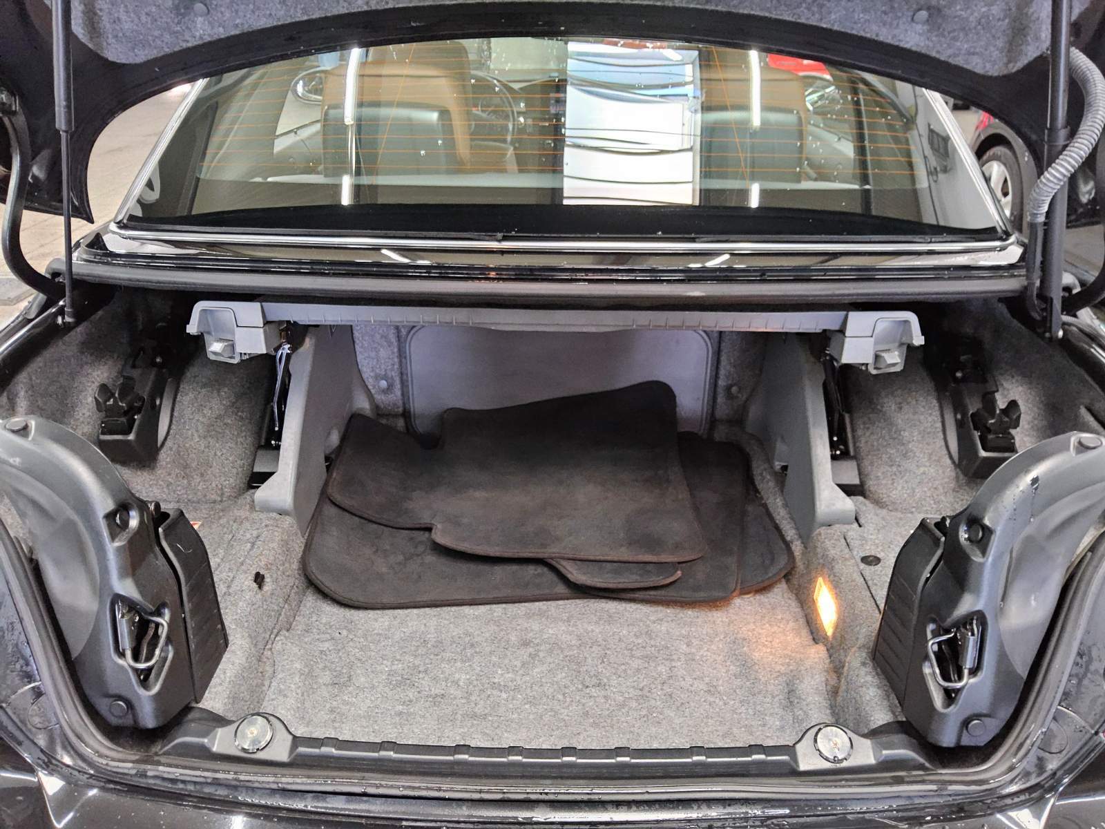 BMW 325i Cabrio Leder Navi Xenon AHK HiFi Shz PDC 12