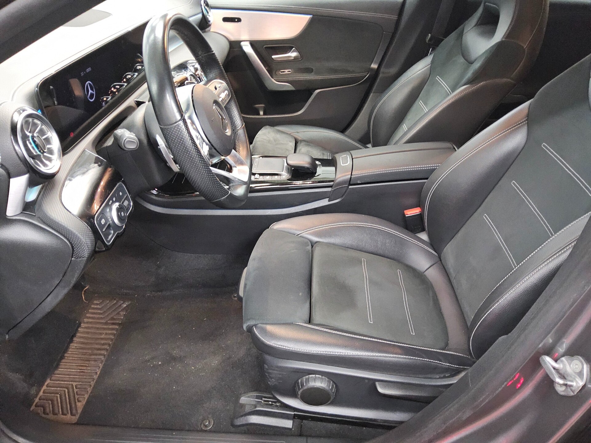 Mercedes-Benz CLA 200 SB d AMG-Line Night Navi LED RfK MBUX-AR 9