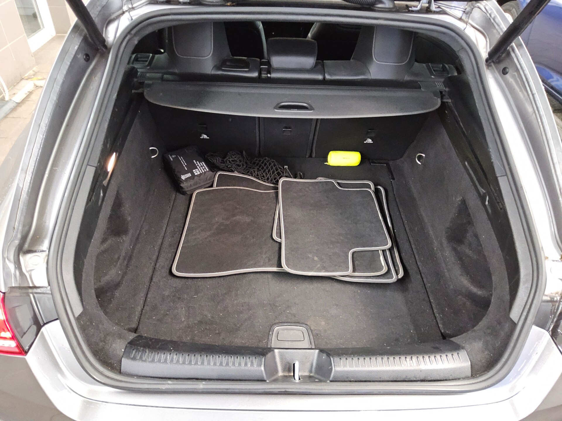 Mercedes-Benz CLA 200 SB d AMG-Line Night Navi LED RfK MBUX-AR 12