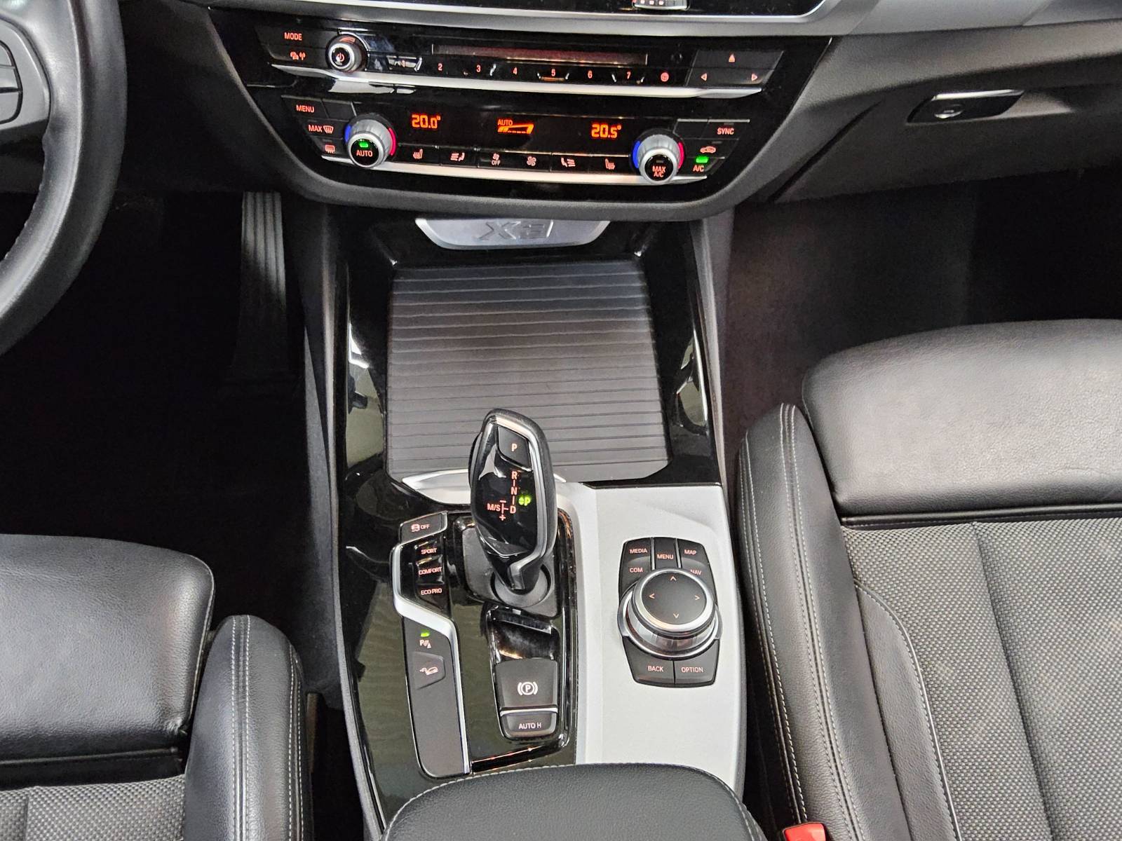 BMW X3 xDrive20i Advantage T-Leder Navi LED HiFi Shz 6