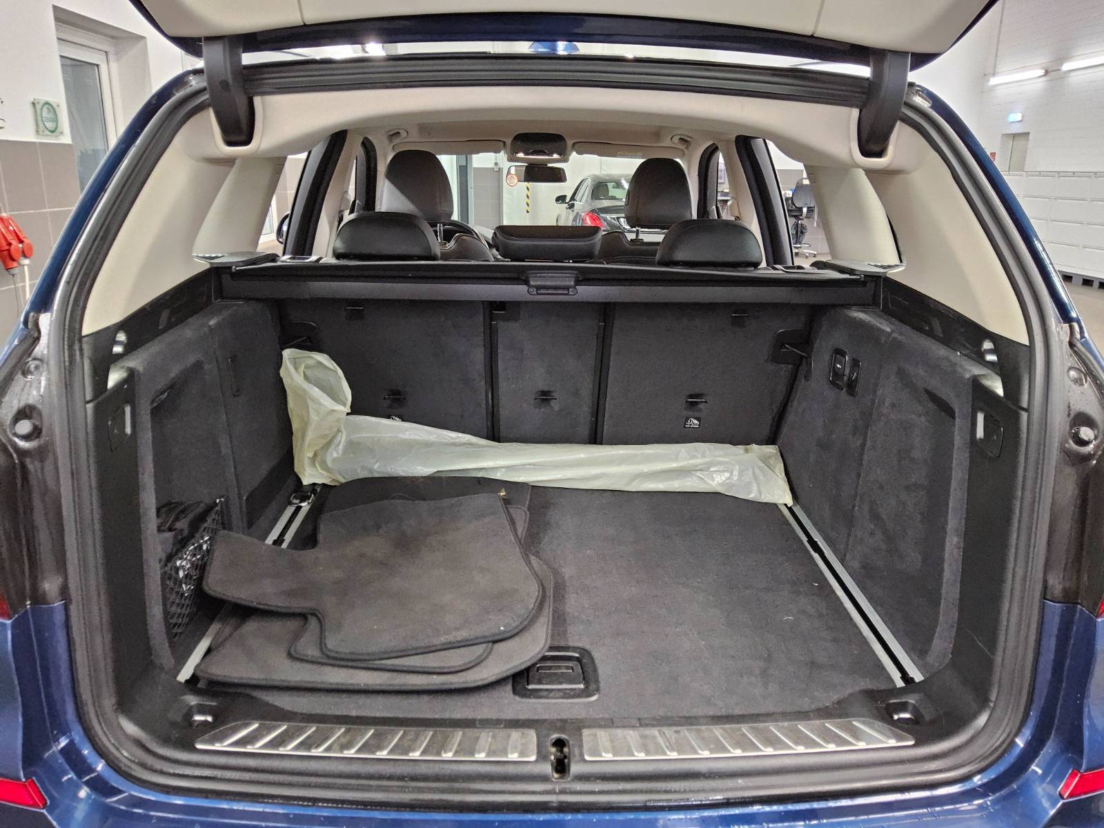 BMW X3 xDrive20i Advantage T-Leder Navi LED HiFi Shz 11