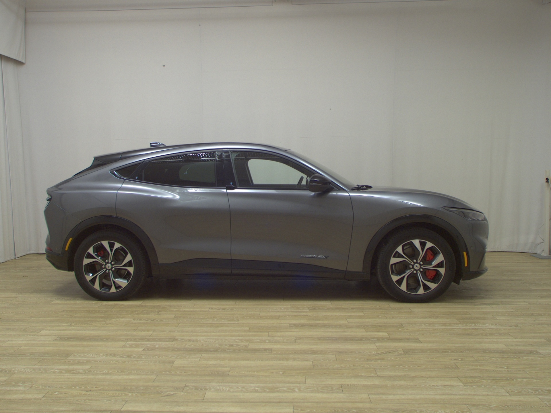 Ford Mustang Mach-E AWD Leder Navi LED Pano B&O 360°