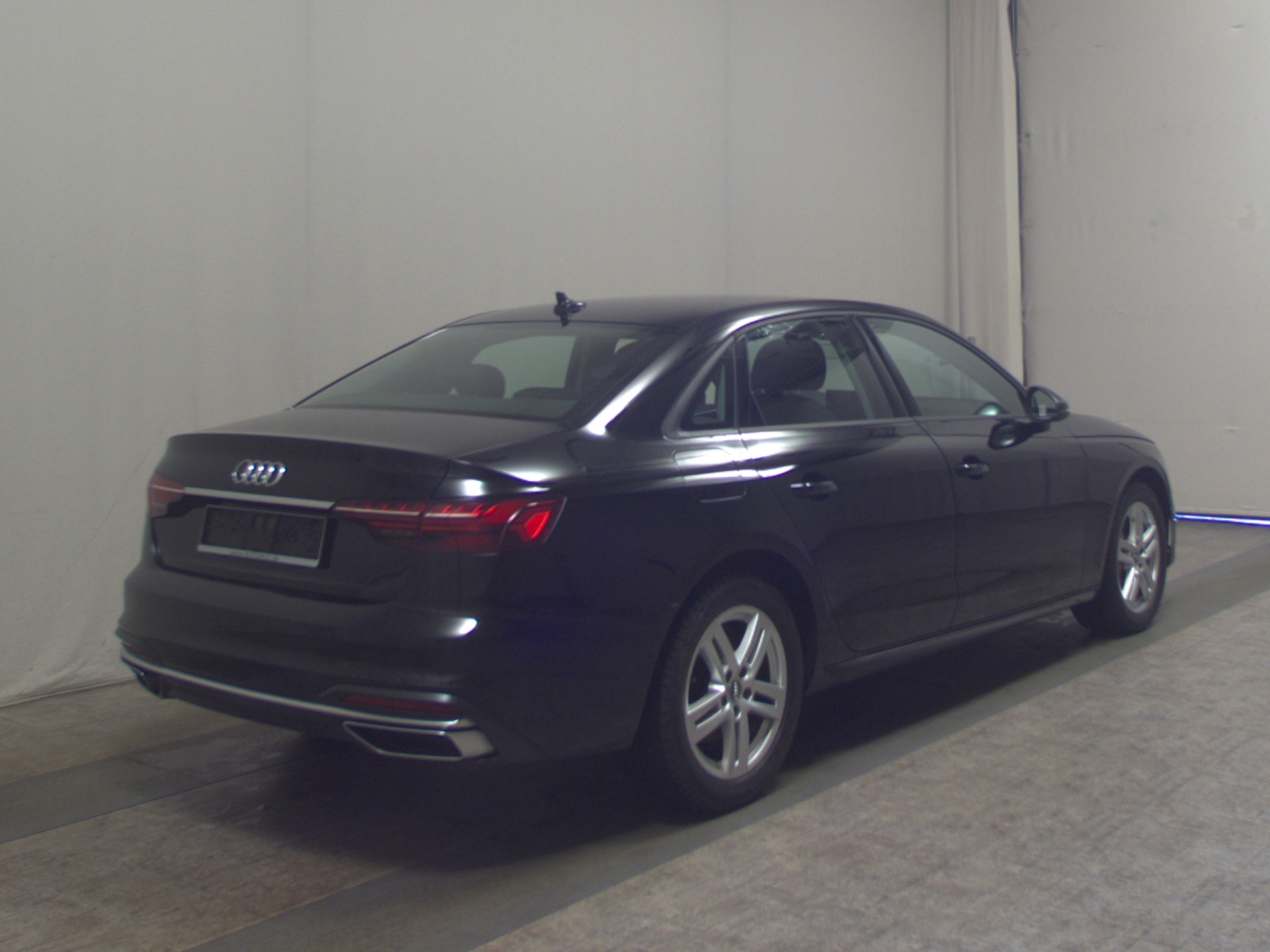 Audi A4 40 TDI advanced Navi LED Sound PDC Tempomat 4