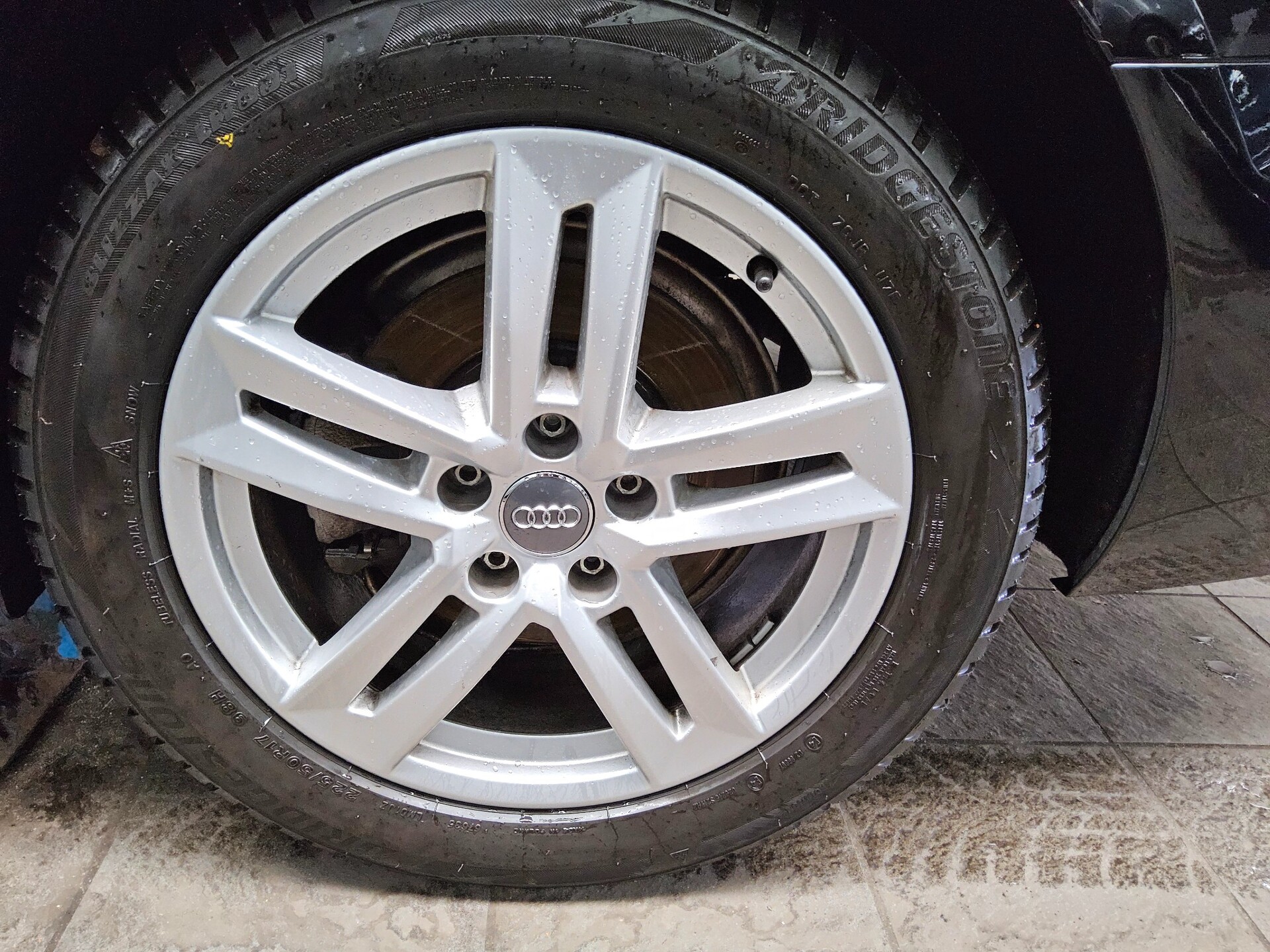 Audi A4 40 TDI advanced Navi LED Sound PDC Tempomat 10