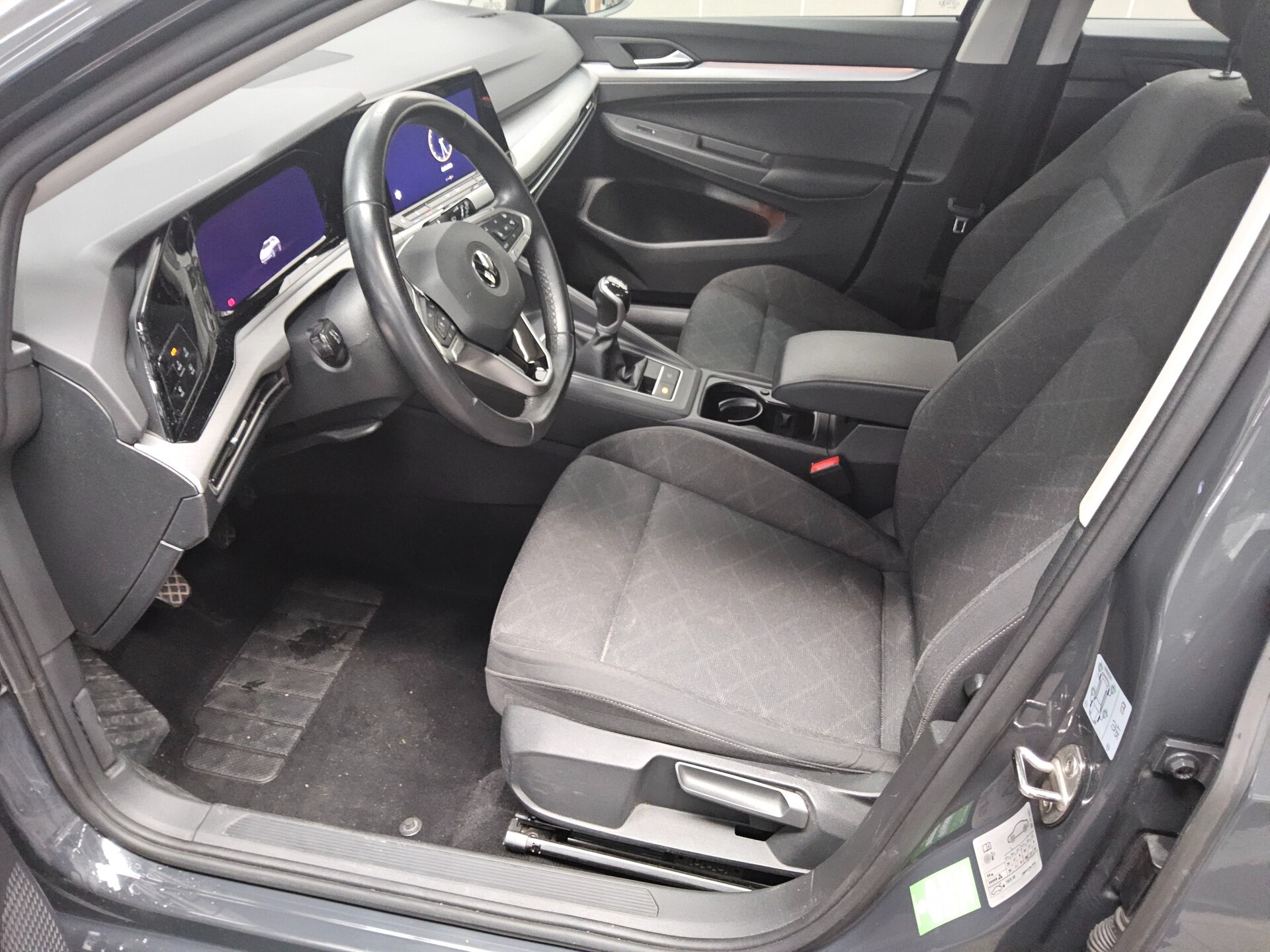 Volkswagen Golf-8 Var. 2.0 TDI Life Navi LED AID AHK PDC 9