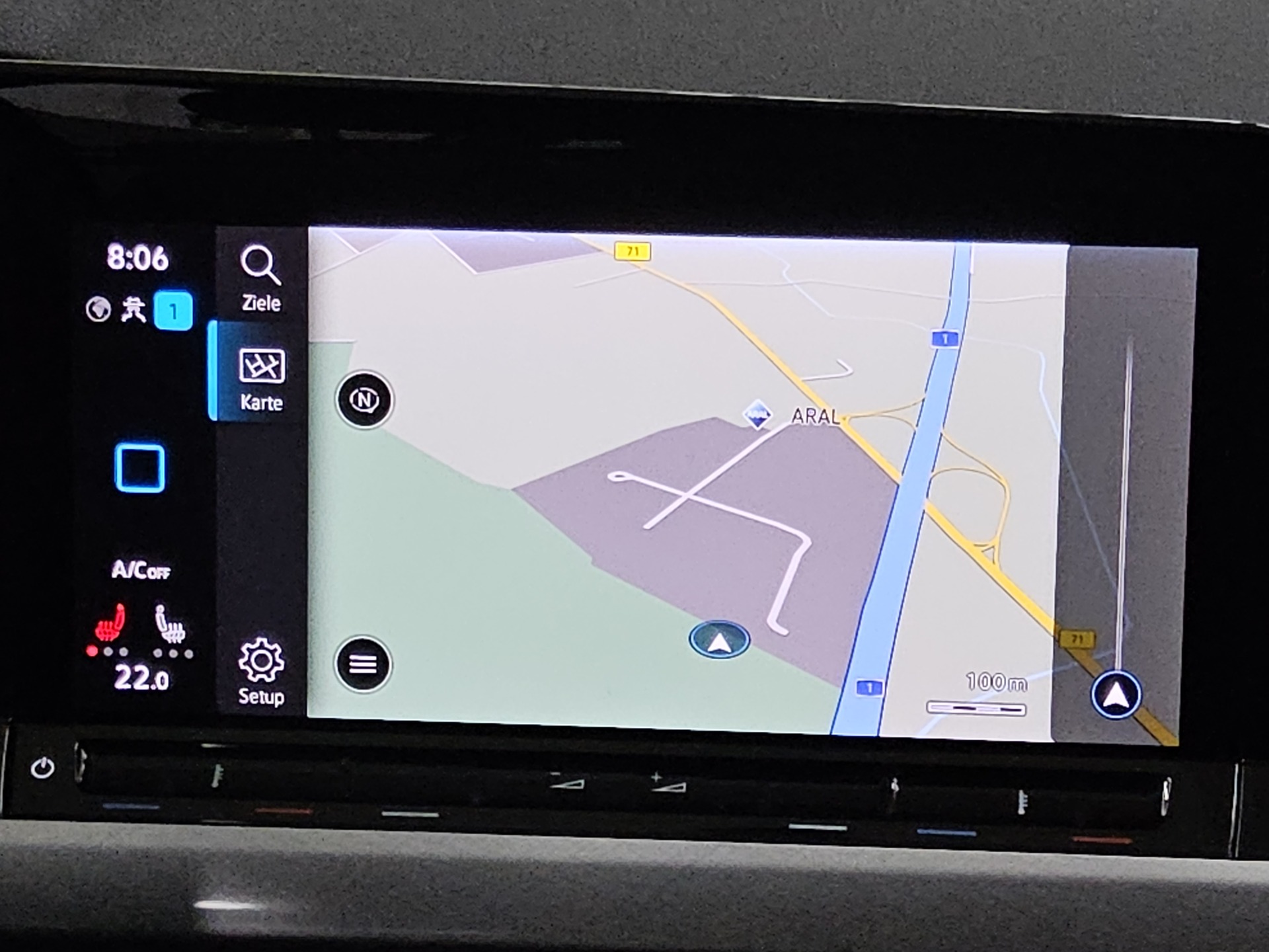 Volkswagen Golf-8 Var. 2.0 TDI Life Navi LED DC AHK ACC Shz 7