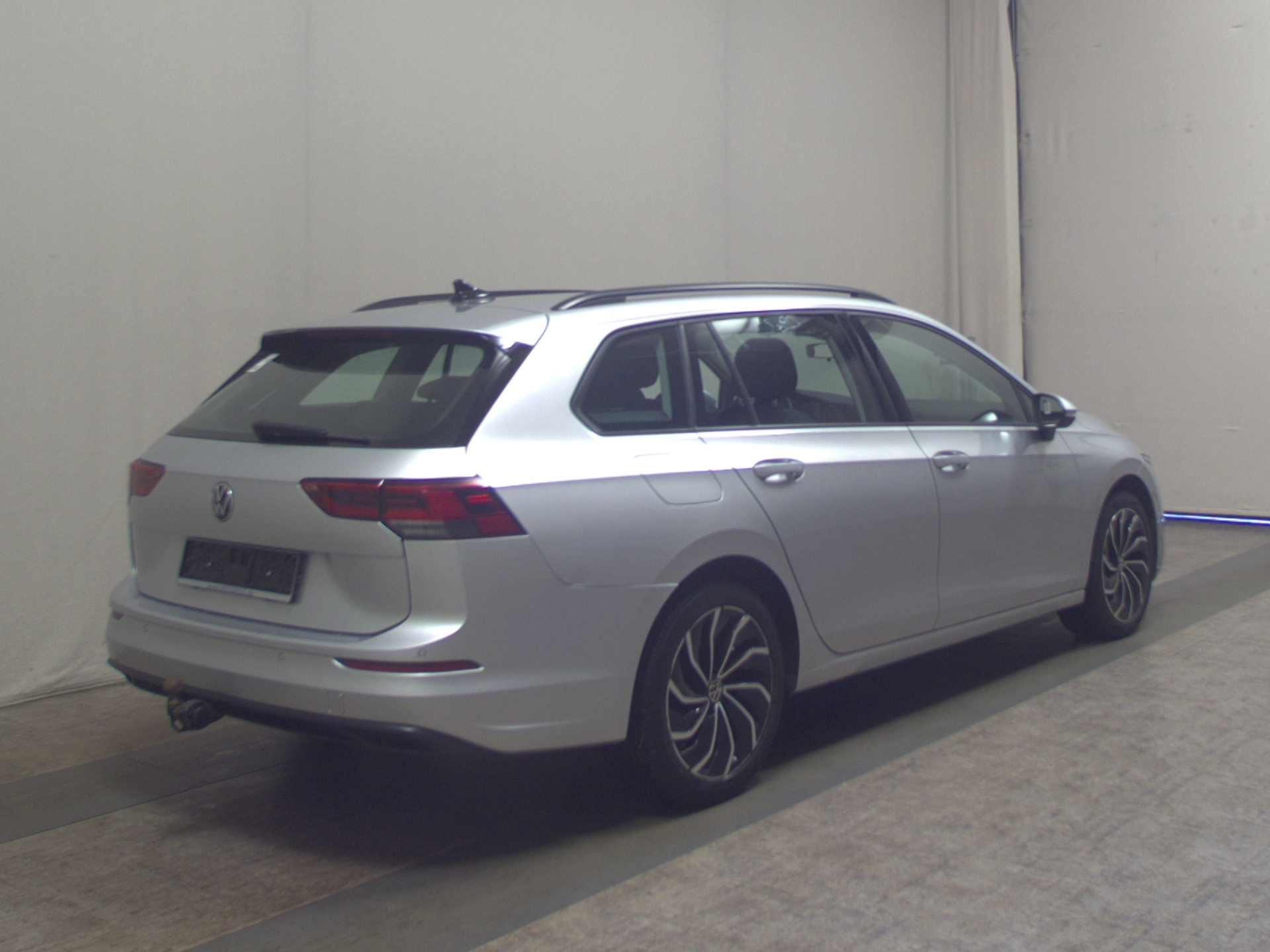 Volkswagen Golf-8 Var. 2.0 TDI Life Navi LED DC AHK ACC Shz 4