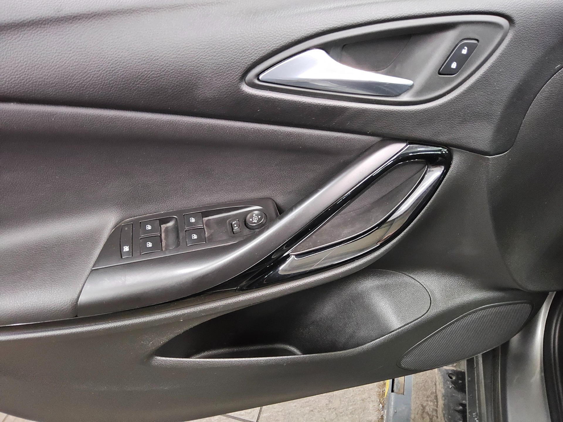 Opel Astra ST 1.5 D Business Elegance T-Leder PDC AHK 9