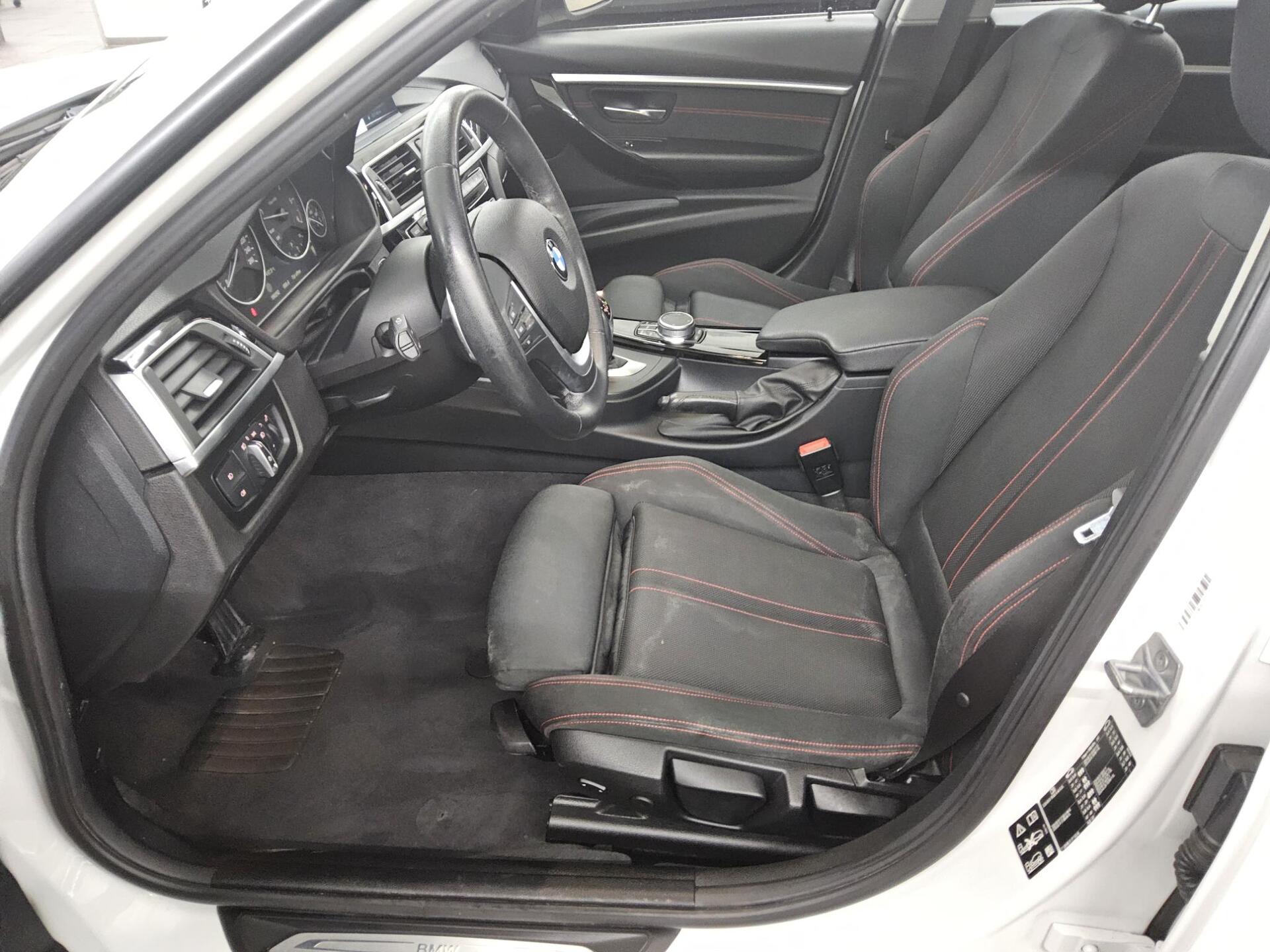 BMW 330dA xDr Sport-Line Navi Prof. LED Pano HiFi 8