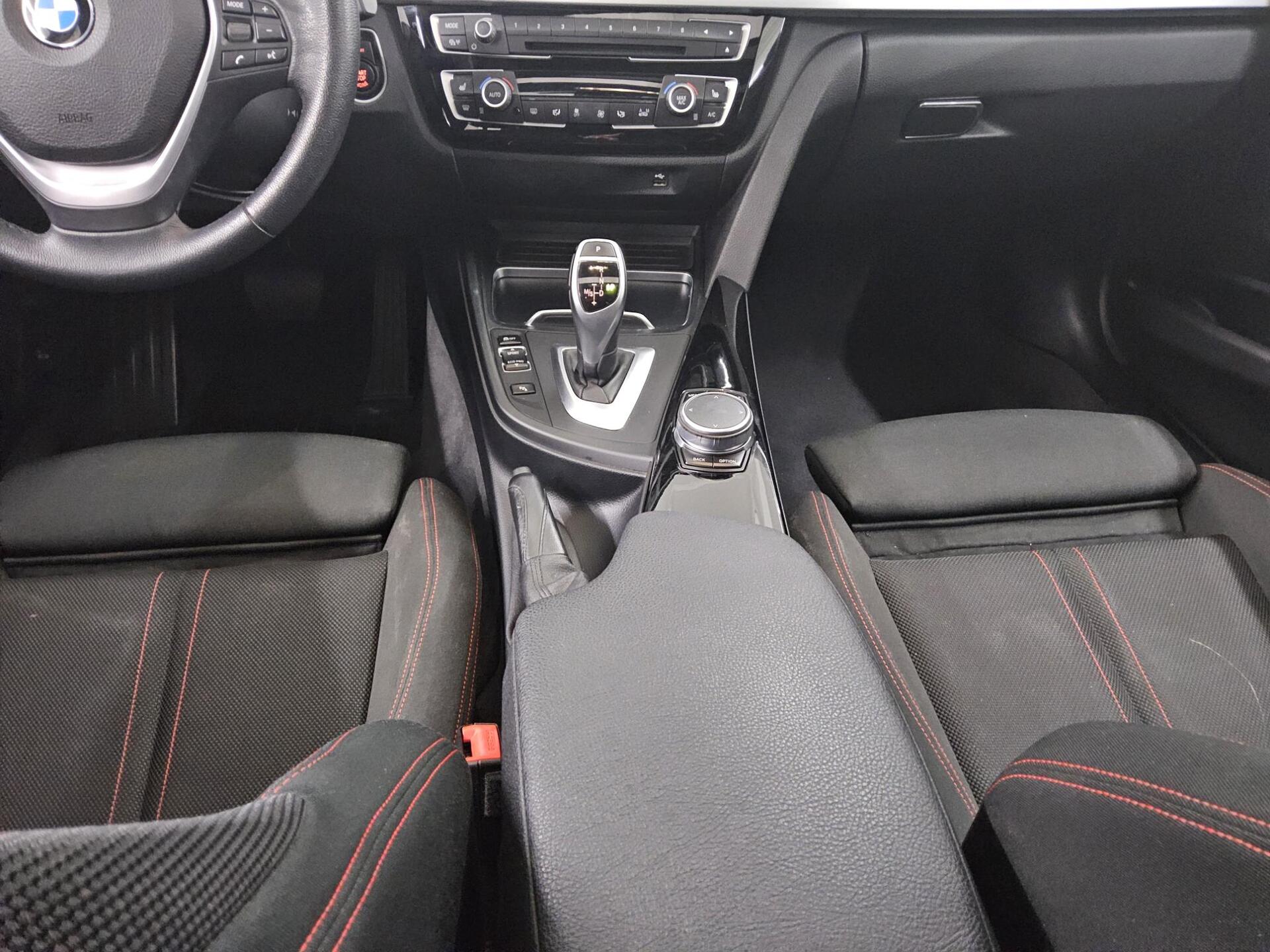 BMW 330dA xDr Sport-Line Navi Prof. LED Pano HiFi 6