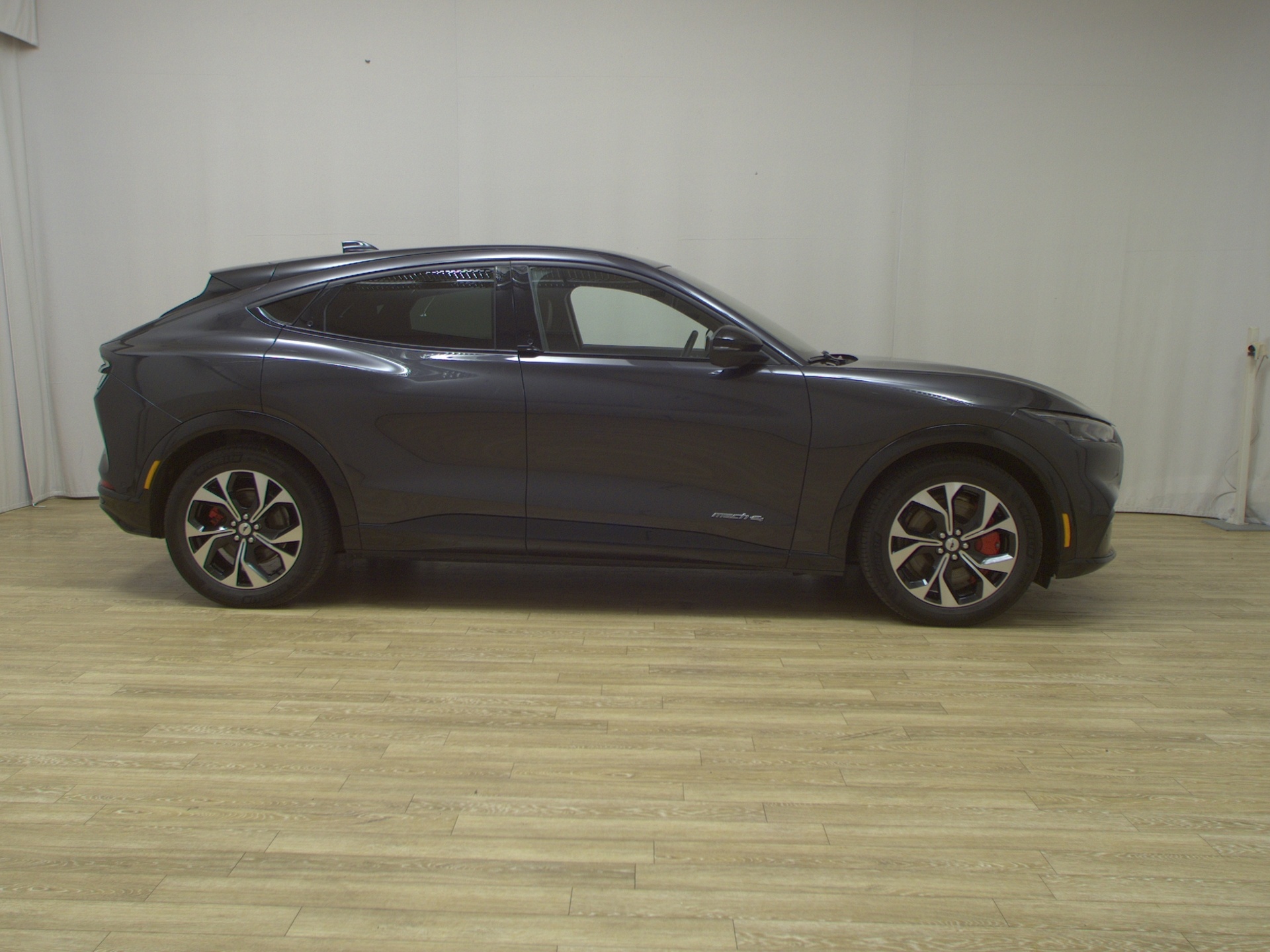 Ford Mustang Mach-E AWD Leder Matrix Pano B&O 360°