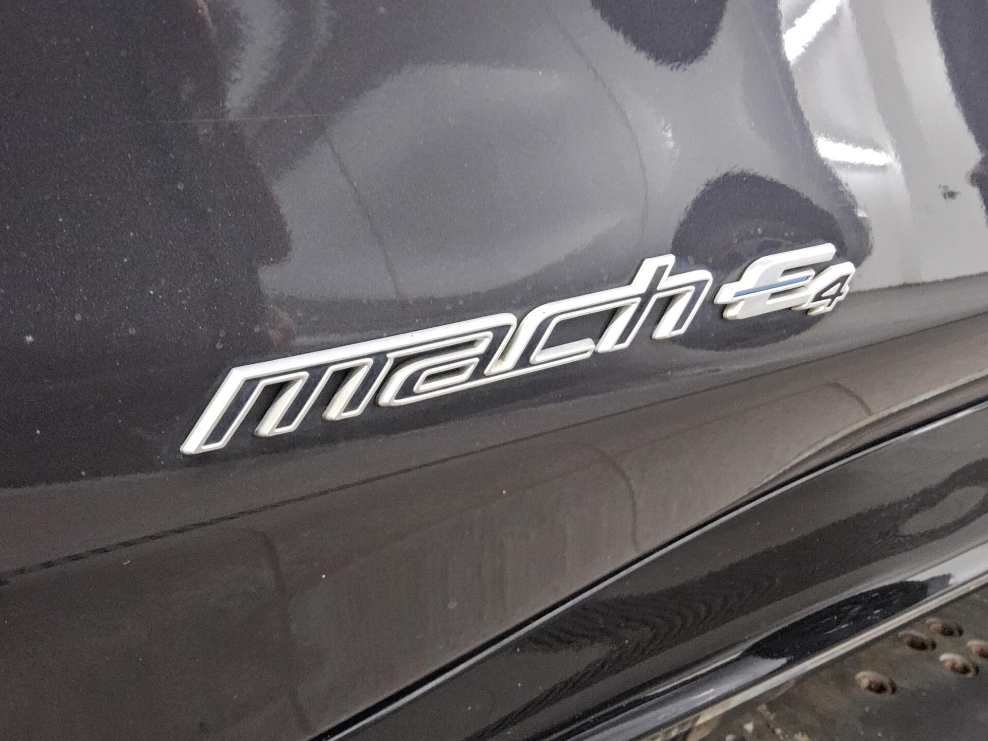 Ford Mustang Mach-E AWD Leder Matrix Pano B&O 360° 12