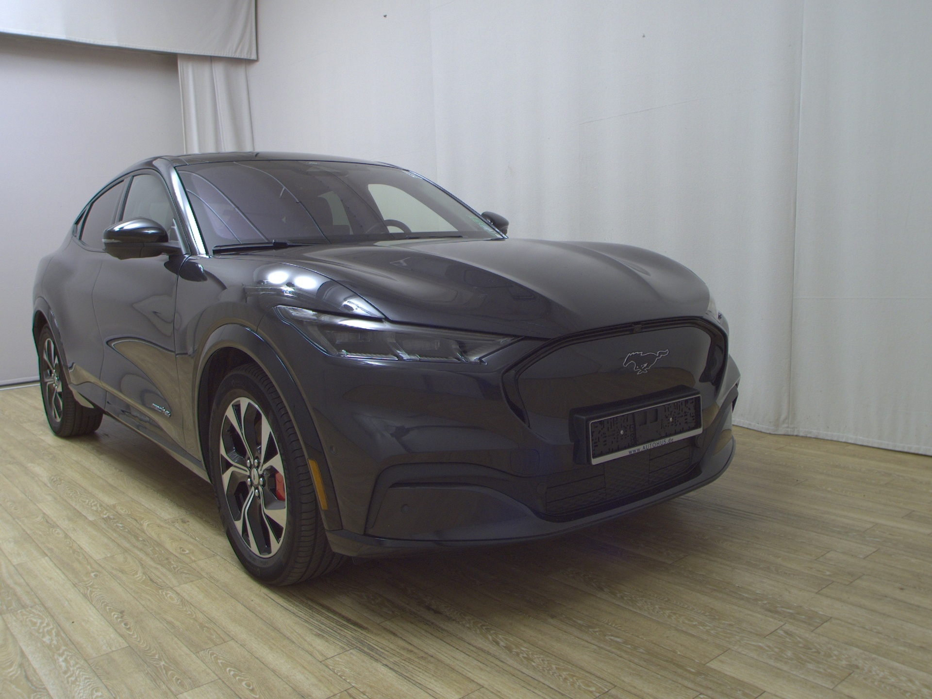Ford Mustang Mach-E AWD Leder Matrix Pano B&O 360° 3