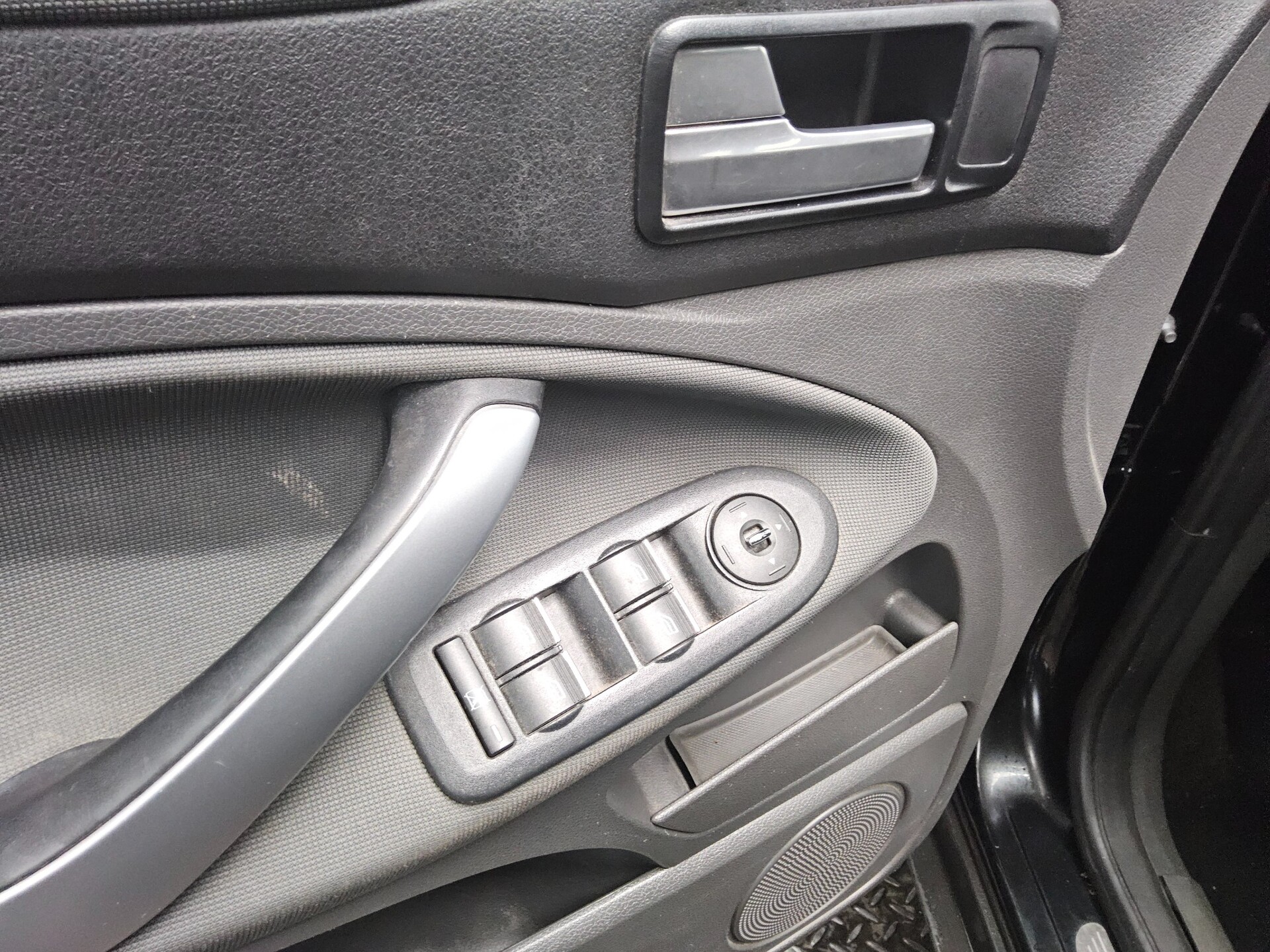 Ford Kuga 2.0 TDCi Champ.-Edit. AHK Klima Shz 9