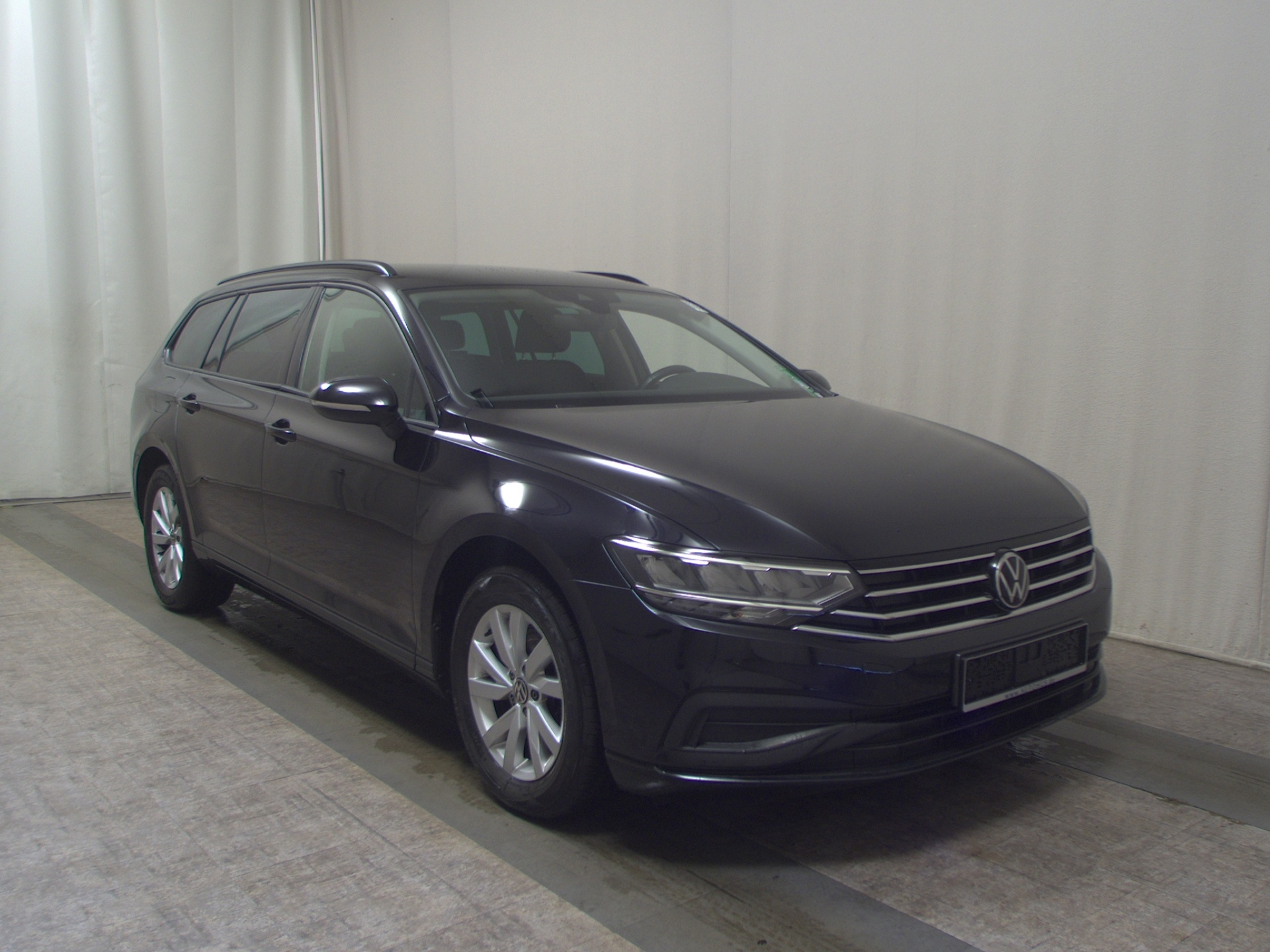 Volkswagen Passat Var. 2.0 TDI Navi LED ACC RfK PDC Shz 3