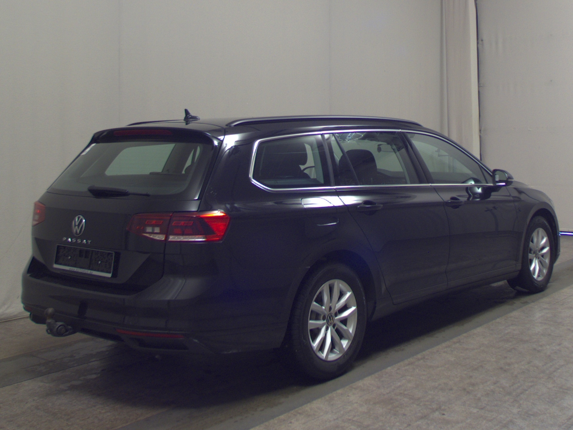 Volkswagen Passat Var. 2.0 TDI Business Navi LED AHK RfK 4