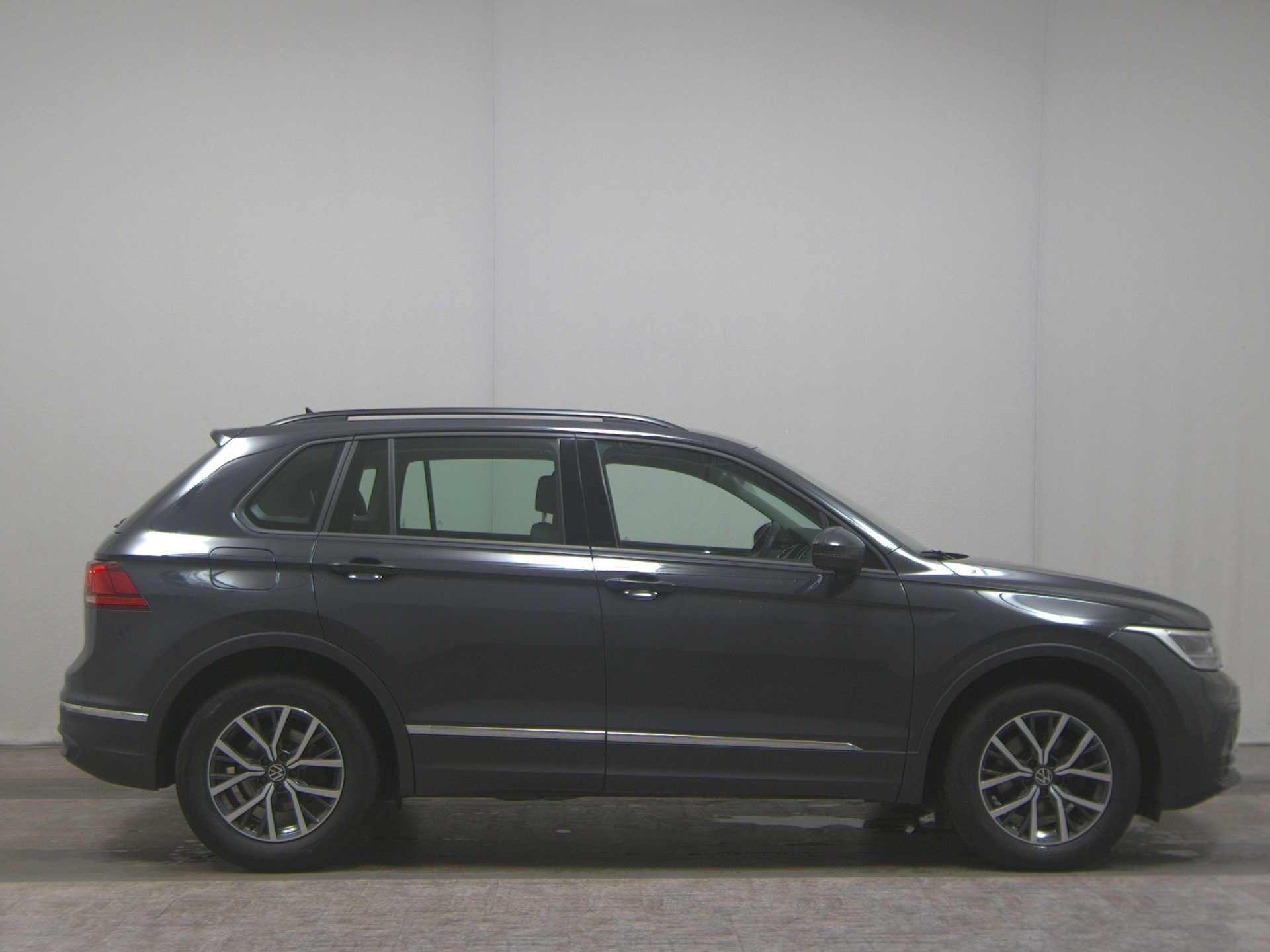 Volkswagen Tiguan 2.0 TDI Life Navi LED AHK ACC PDC Shz BT