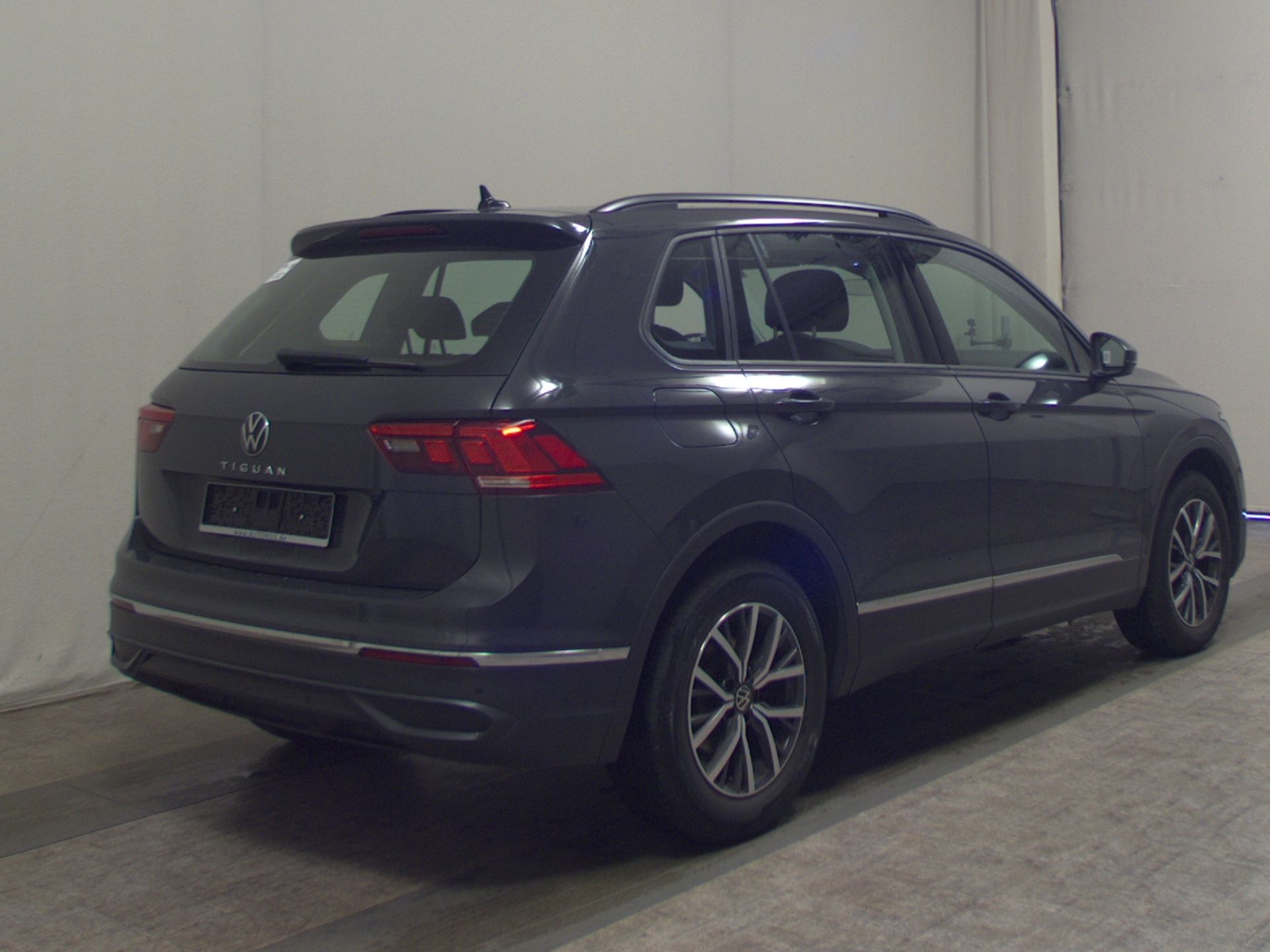 Volkswagen Tiguan 2.0 TDI Life Navi LED AHK ACC PDC Shz BT 4