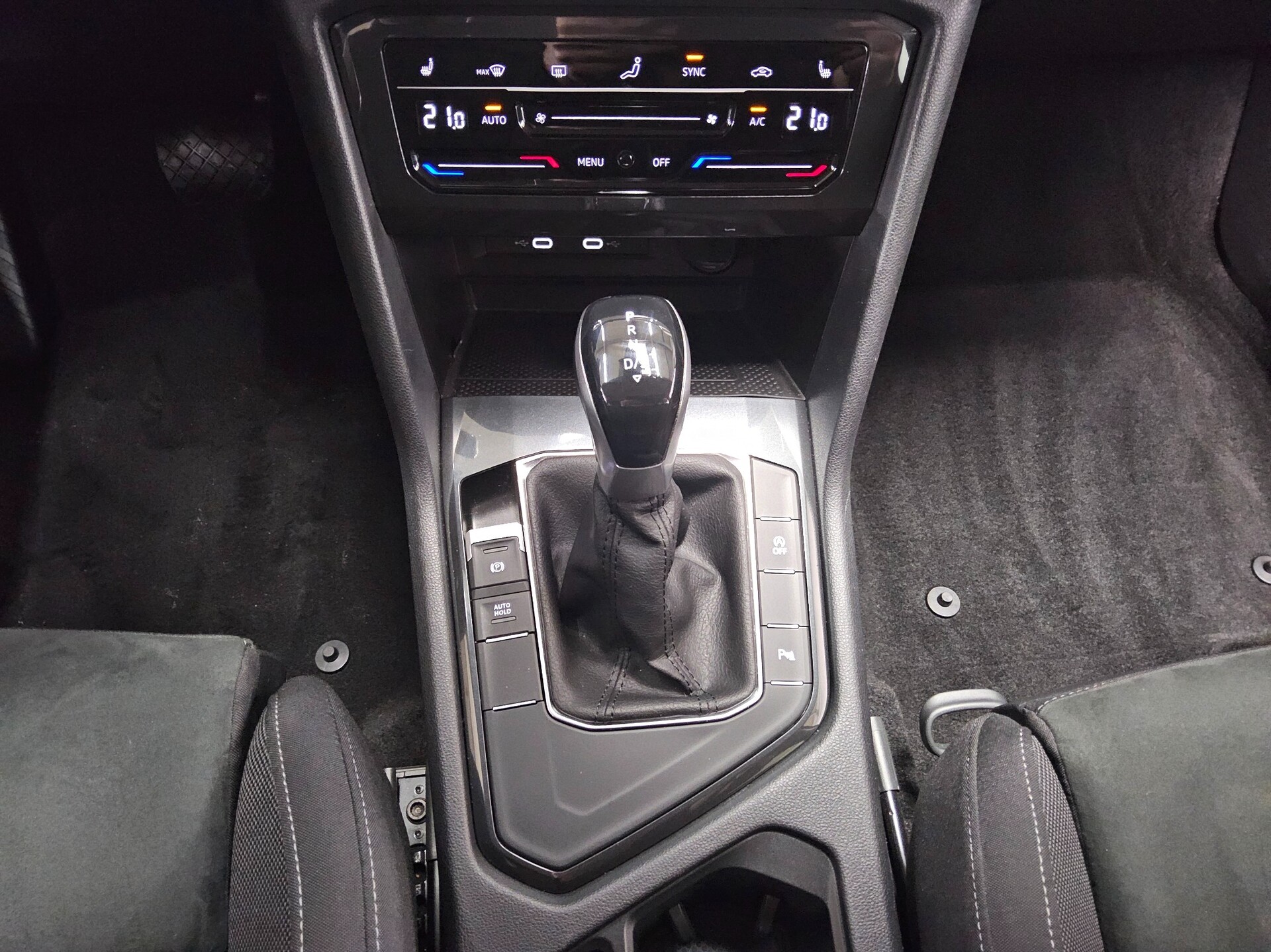 Volkswagen Tiguan 2.0 TDI Life Navi LED AHK ACC PDC Shz BT 6