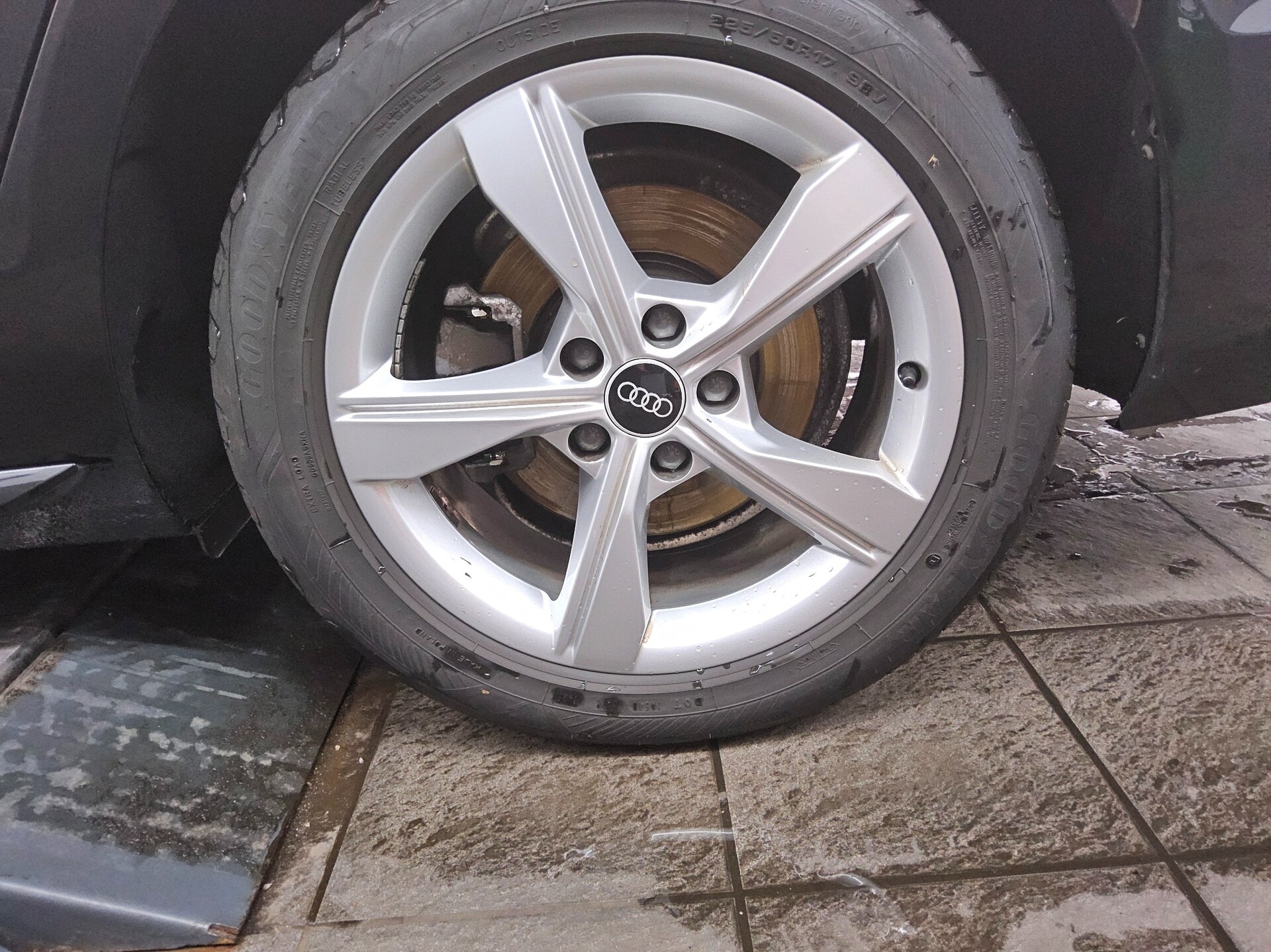 Audi A4 Avant 35 TDI advanced Leder Pano Navi LED AHK 10