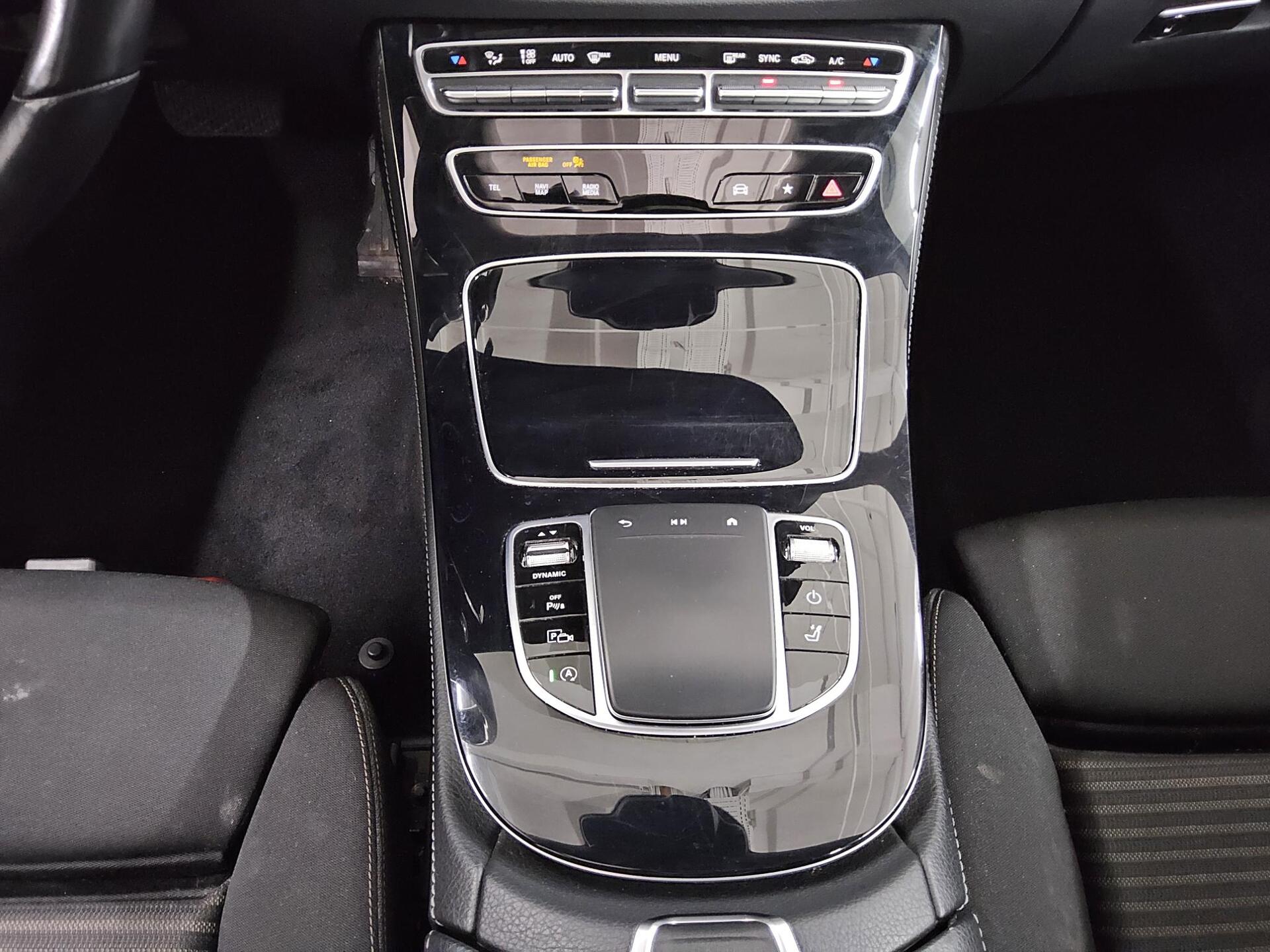 Mercedes-Benz E 220 T d Avantgarde Navi Widescreen Pano RFK 6